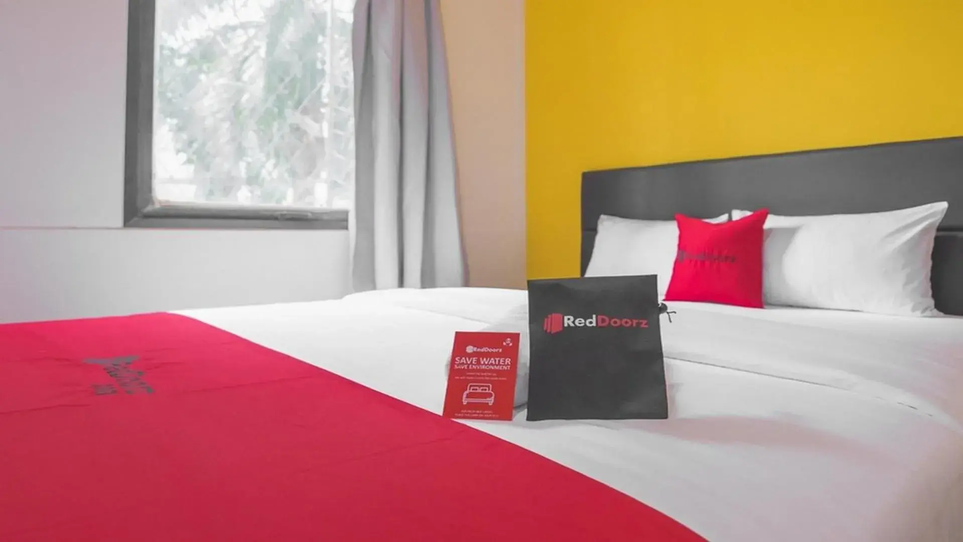 Bedroom, Bed in RedDoorz near ITC Mangga Dua Bedroom, Bed in RedDoorz near ITC Mangga Dua