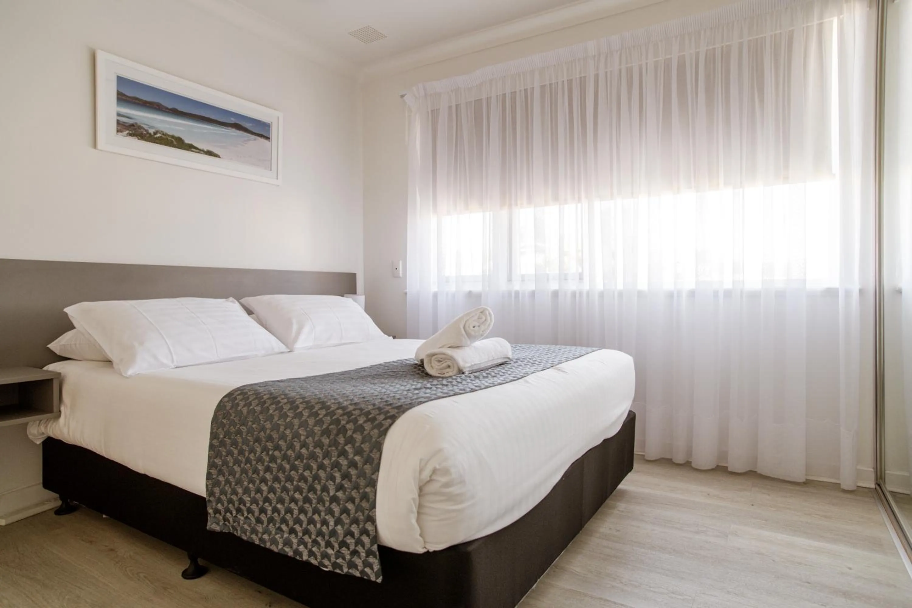 Bed in Bayview Motel