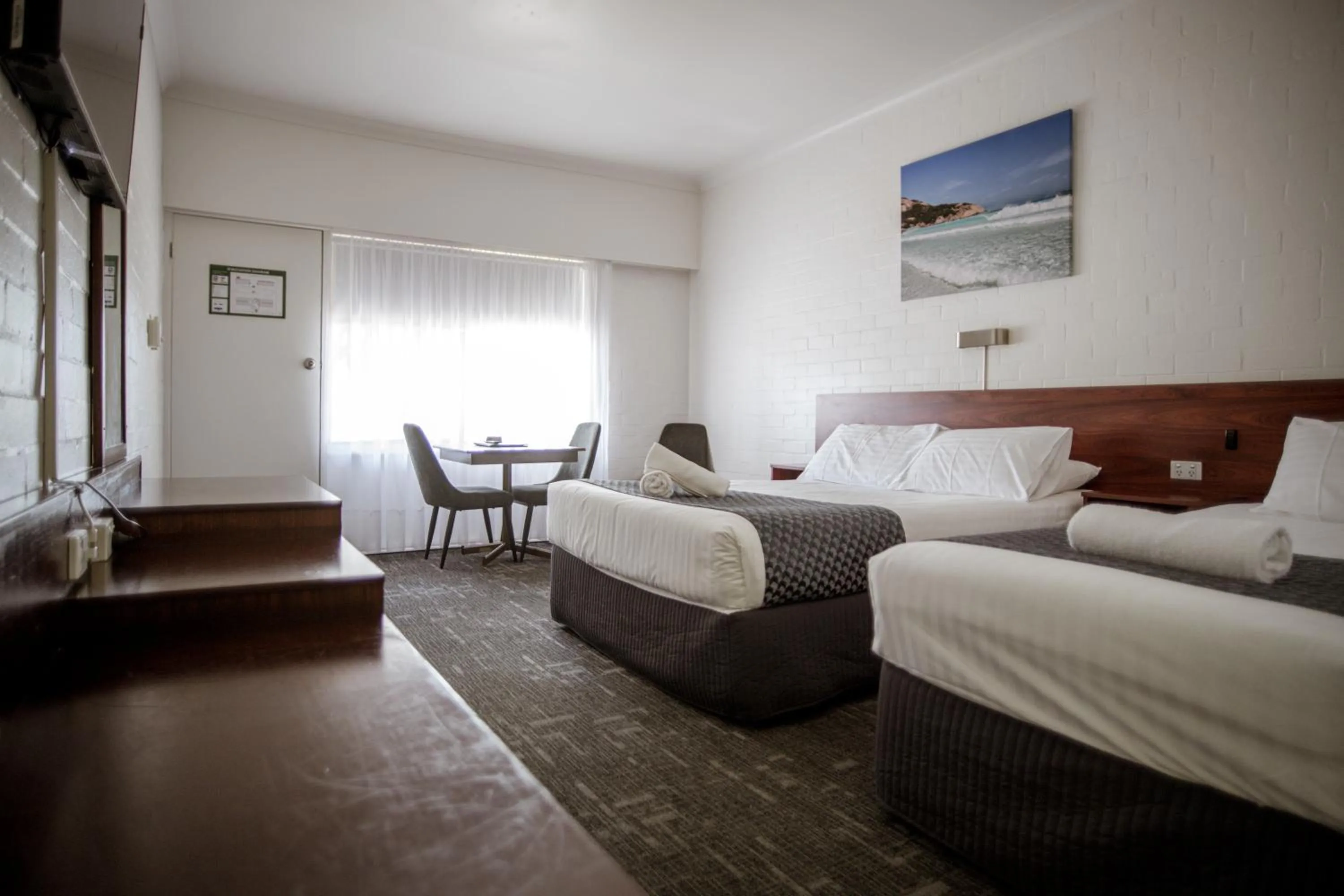 Bed in Bayview Motel