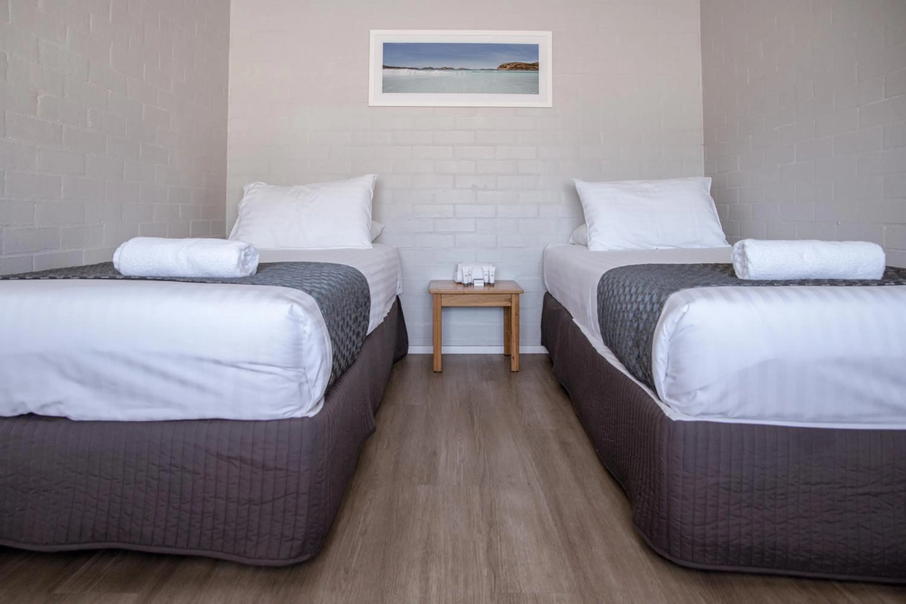 Bed in Bayview Motel