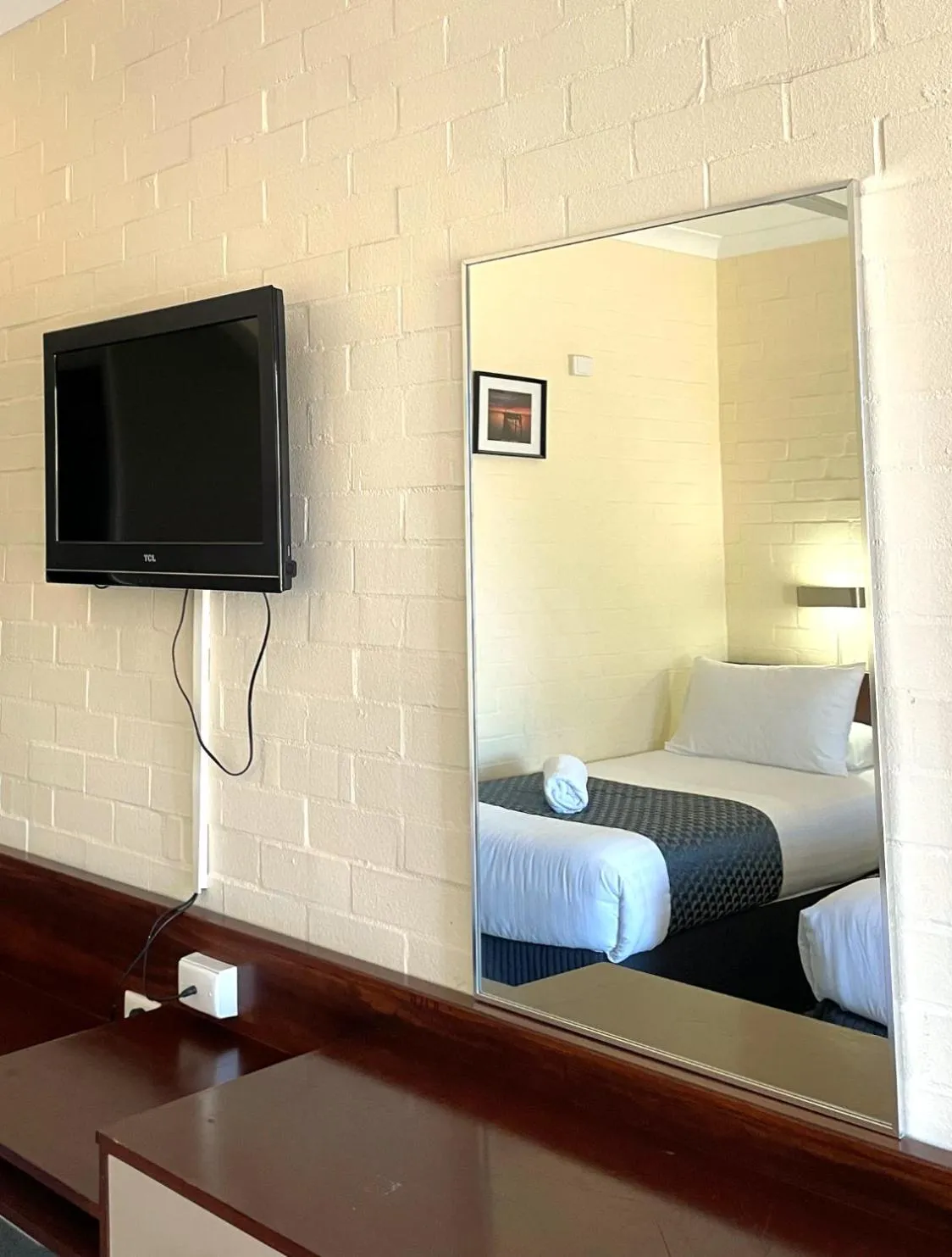 TV and multimedia, Bed in Bayview Motel