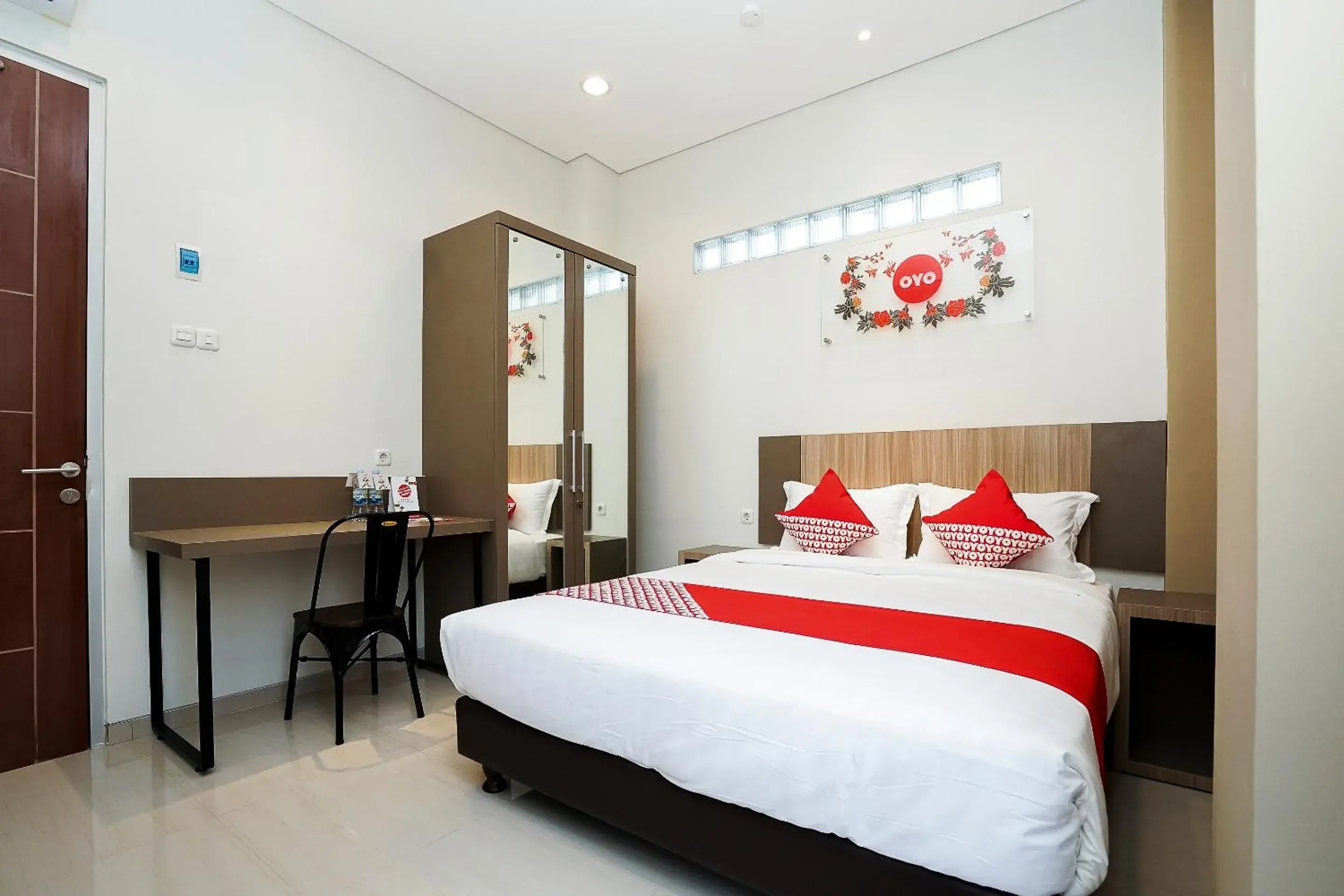 Standard Double Room in Super OYO Capital O 614 Graha 8 Syariah Standard Double Room in Super OYO Capital O 614 Graha 8 Syariah