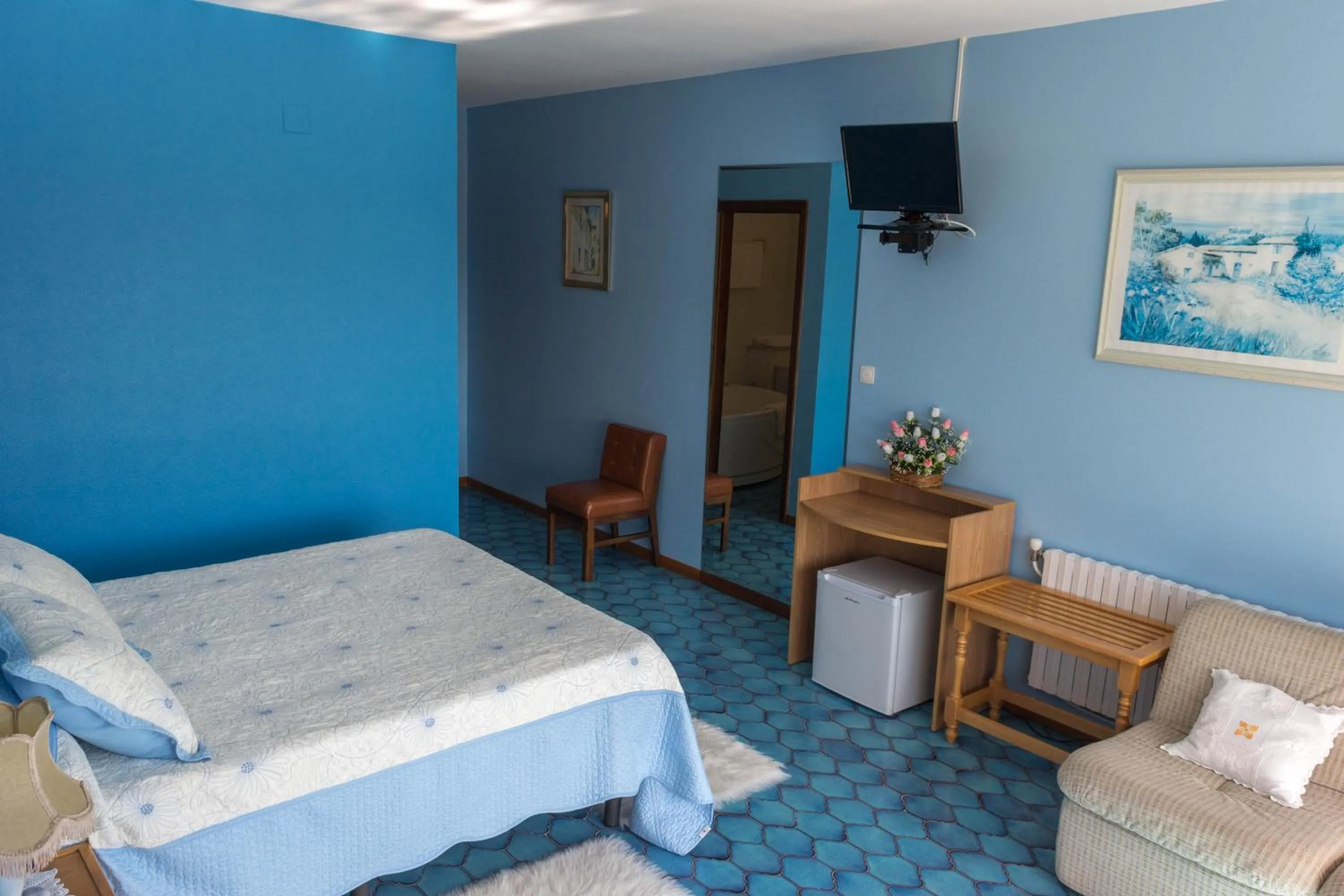 Photo of the whole room in Hotel Galicia