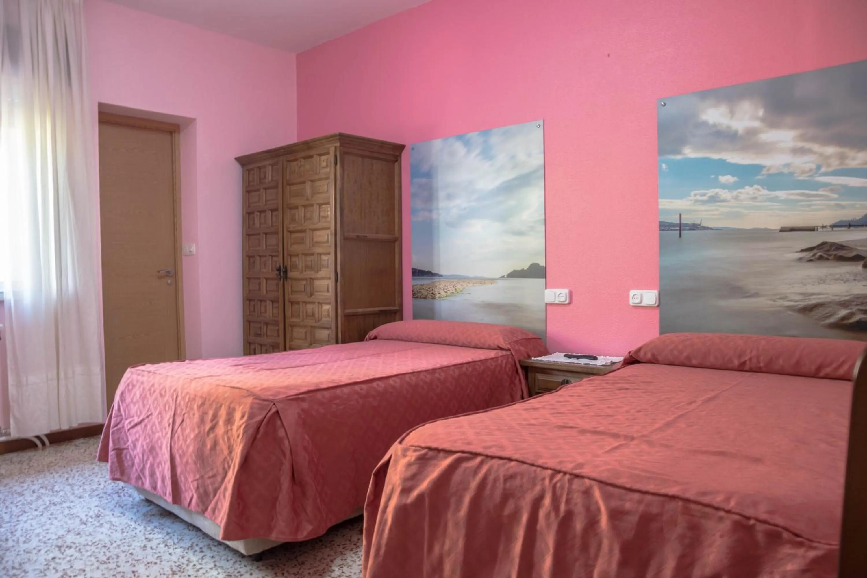 Photo of the whole room in Hotel Galicia