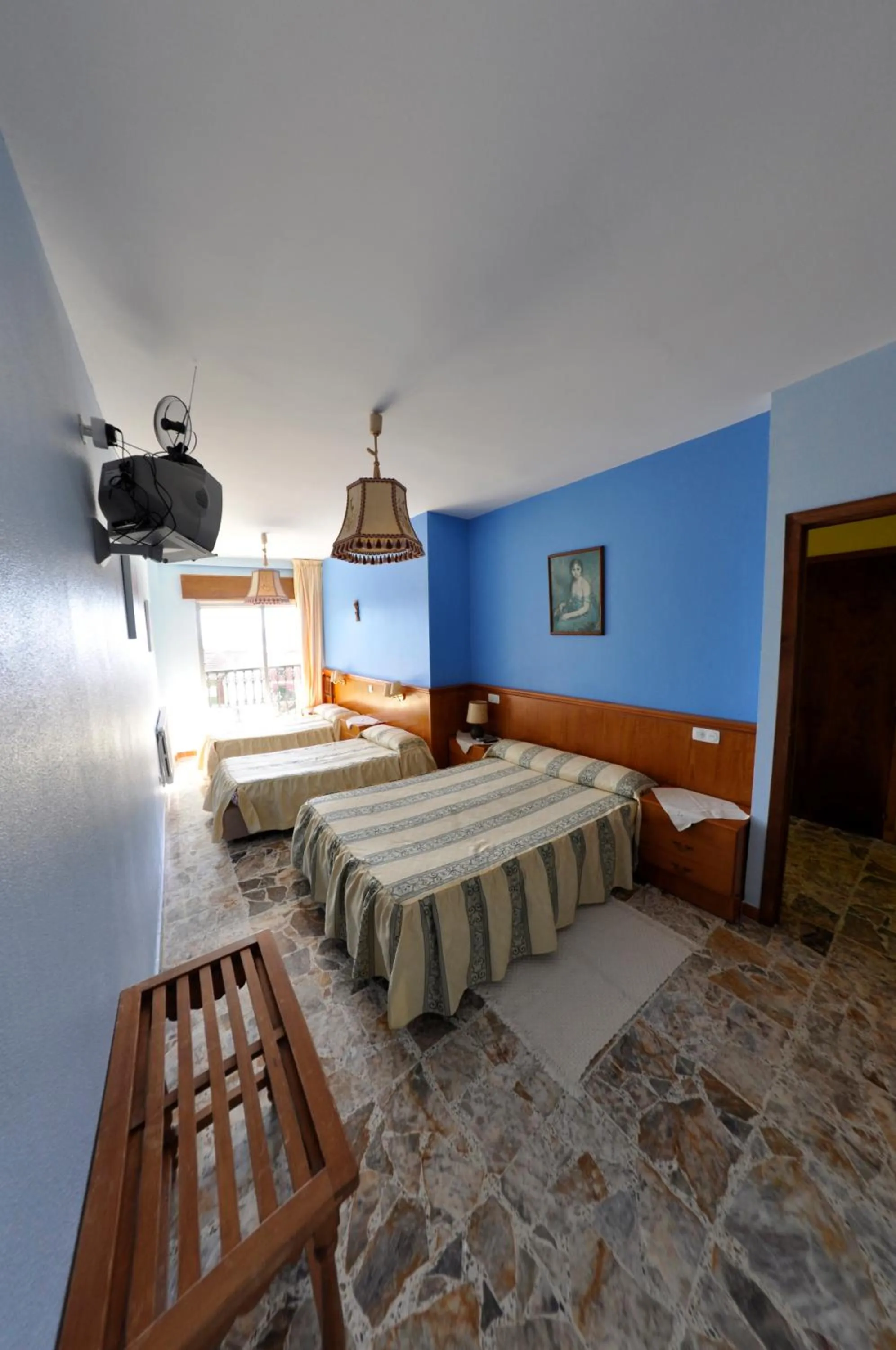 Photo of the whole room in Hotel Galicia