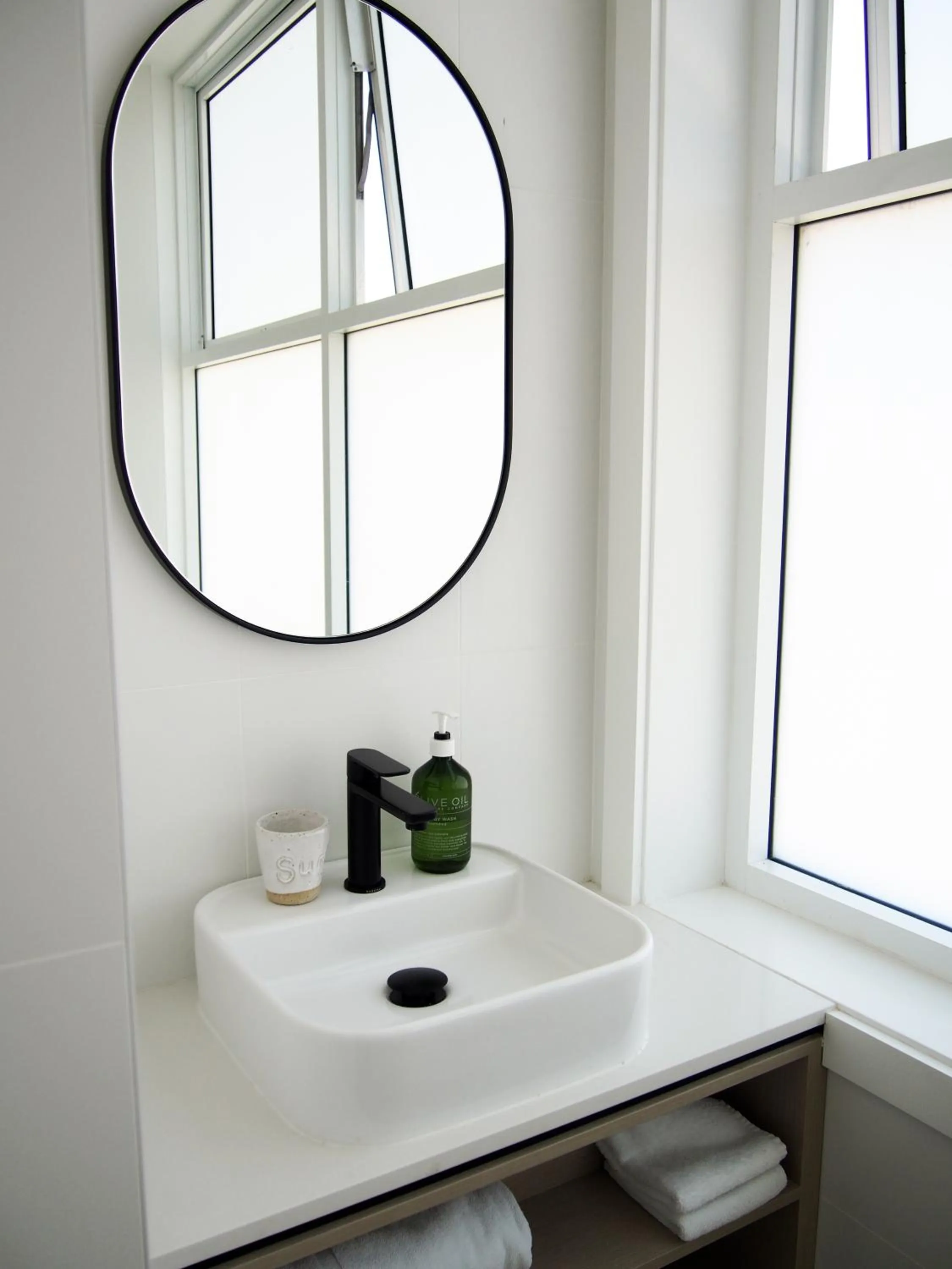 Bathroom in Barrys Beach Road Hotel
