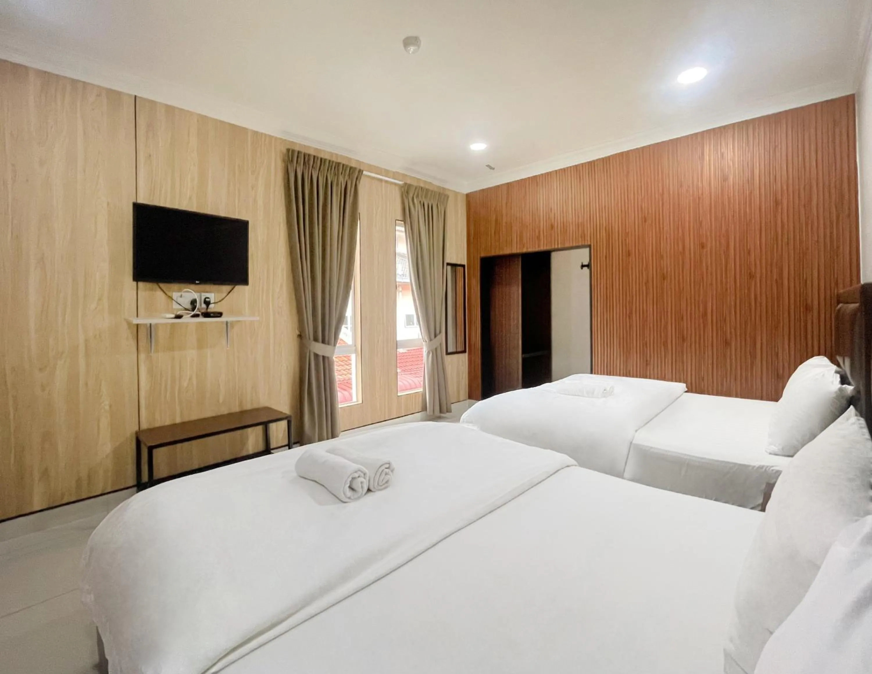 Bed in Hilltop Hotel Tanjung Malim