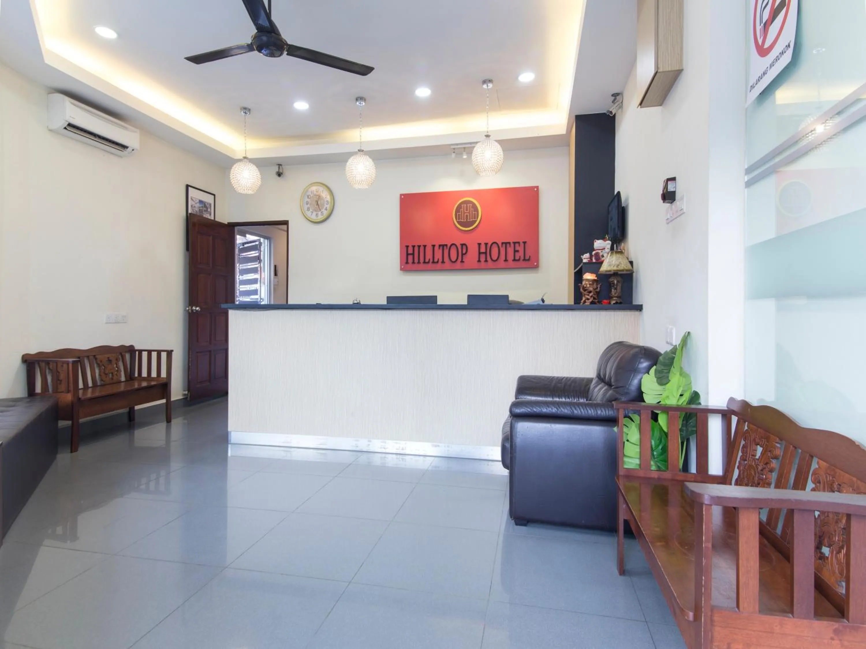 Lobby or reception in Hilltop Hotel Tanjung Malim
