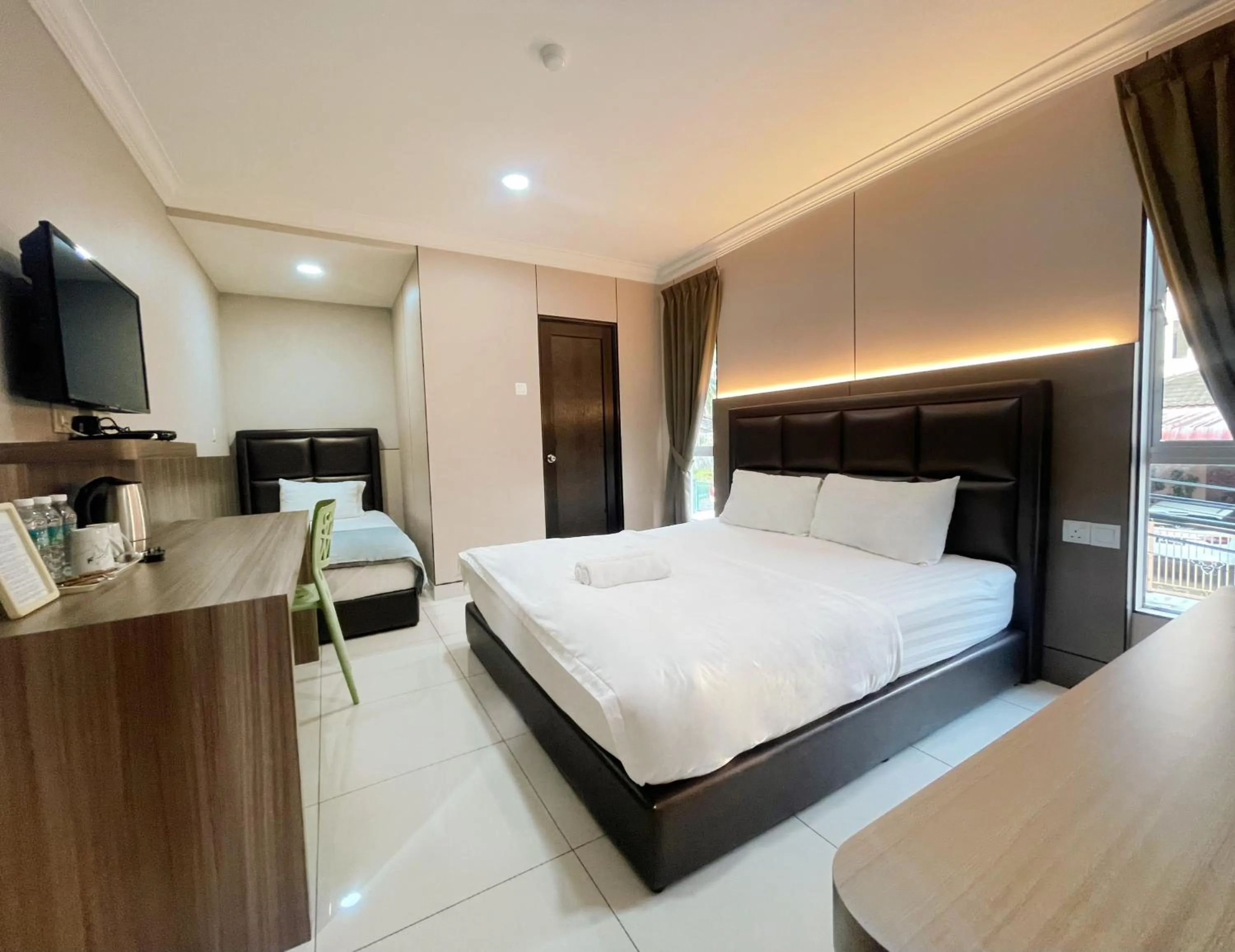 Bed in Hilltop Hotel Tanjung Malim