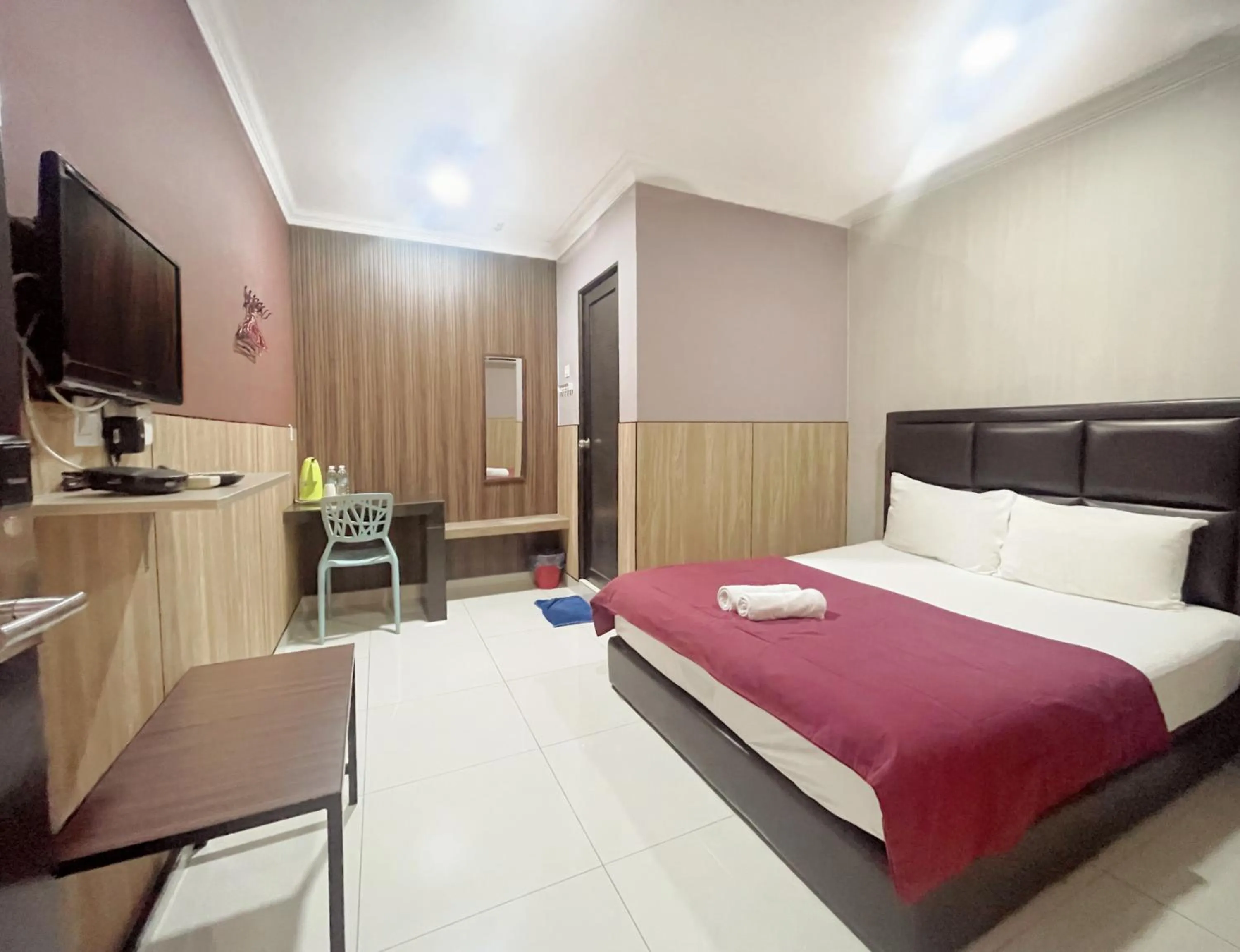 Bed in Hilltop Hotel Tanjung Malim