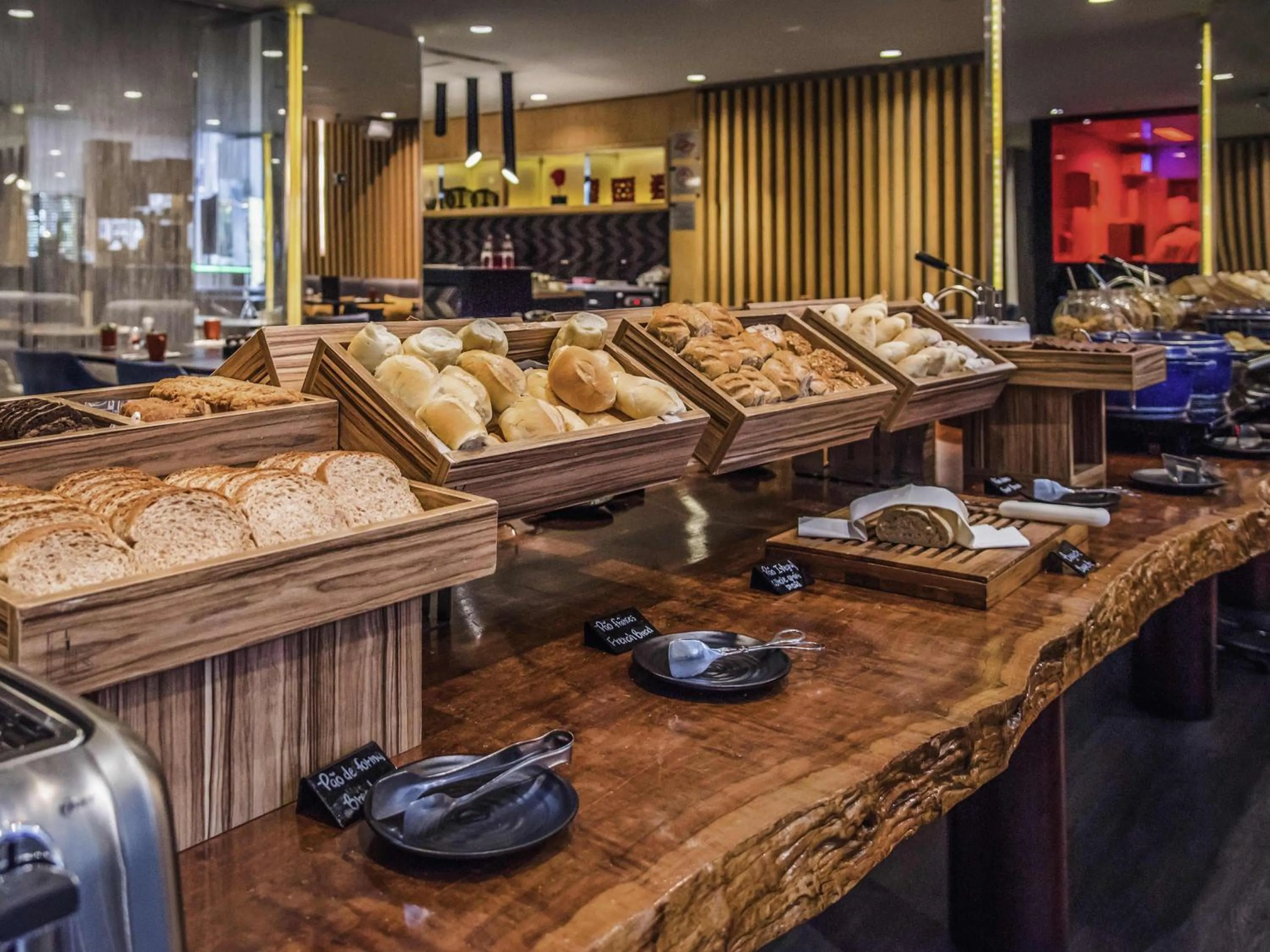 Restaurant/places to eat in Pullman Sao Paulo Vila Olimpia