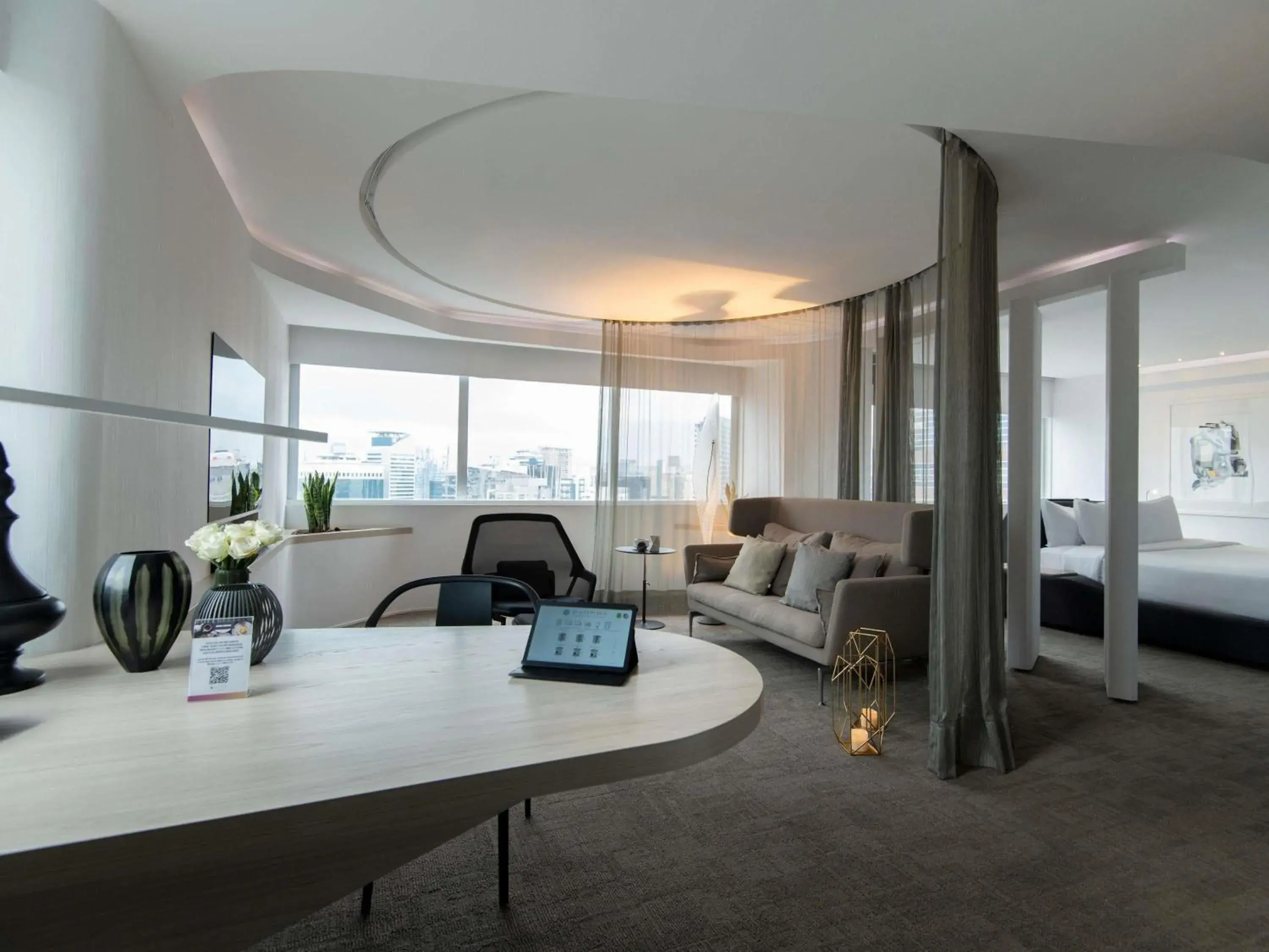 Design Suite with One King Bed and Bathtub - High Floor in Pullman Sao Paulo Vila Olimpia Design Suite with One King Bed and Bathtub - High Floor in Pullman Sao Paulo Vila Olimpia