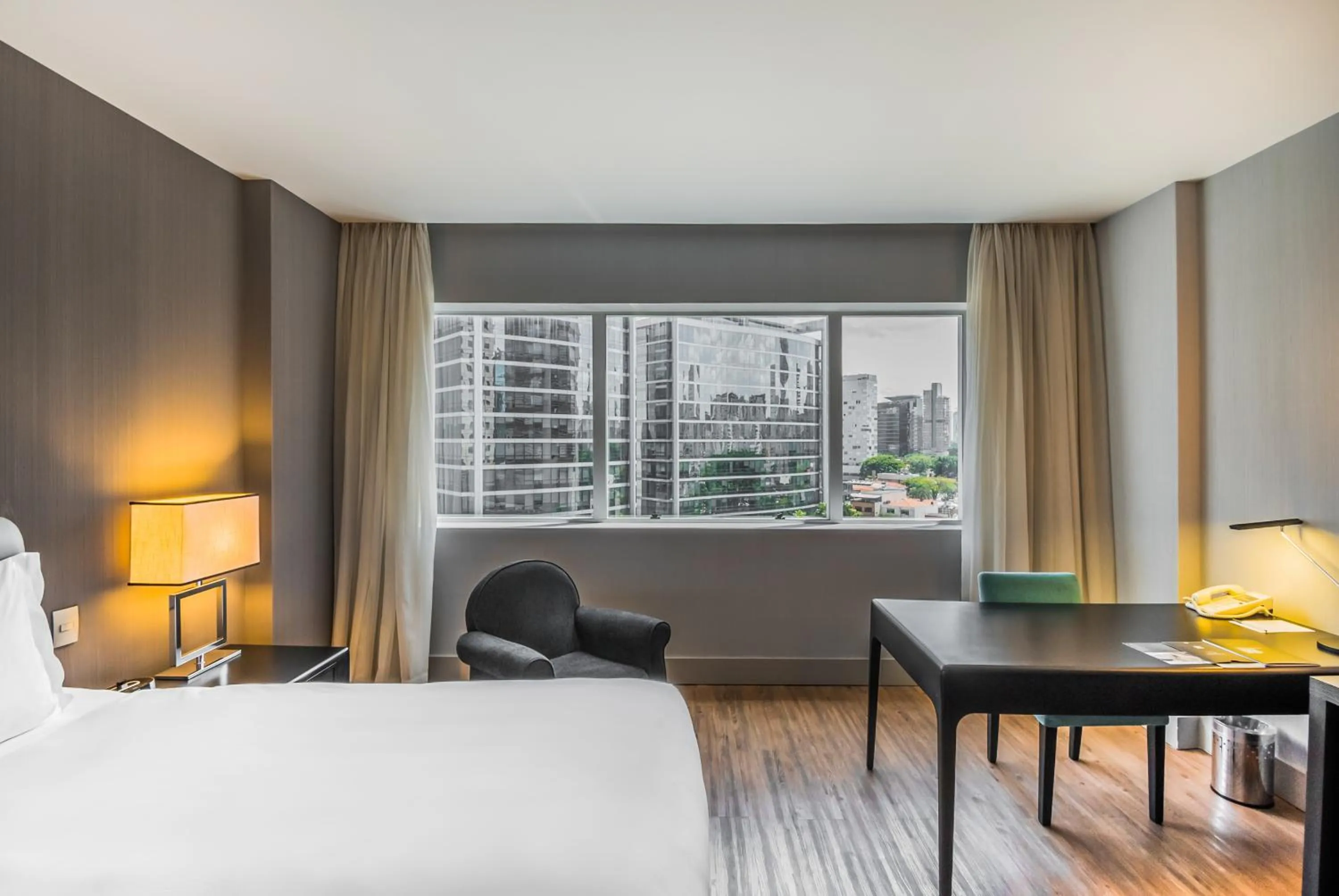 Photo of the whole room, Bed in Pullman Sao Paulo Vila Olimpia