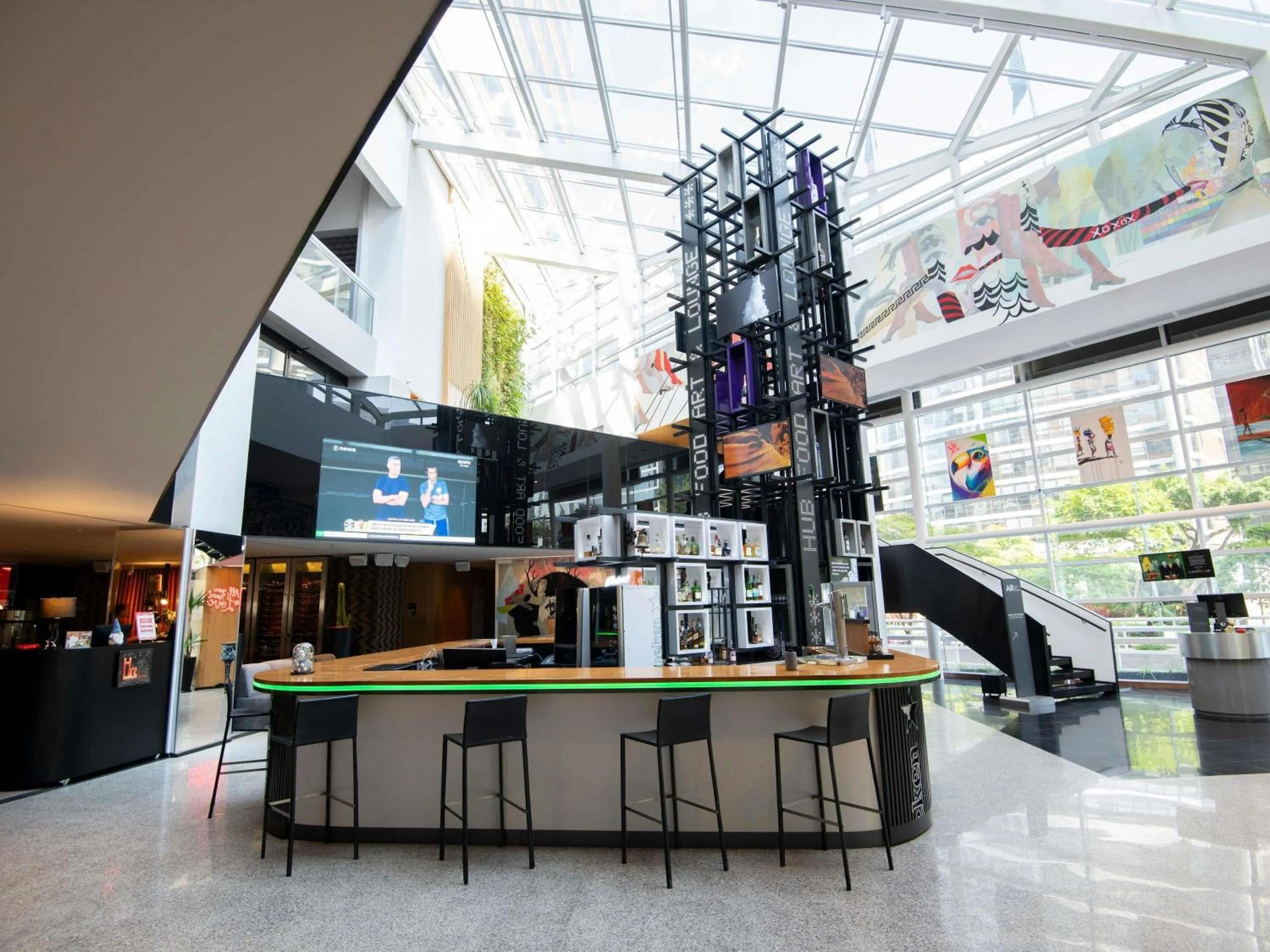 Lounge or bar in Pullman Sao Paulo Vila Olimpia