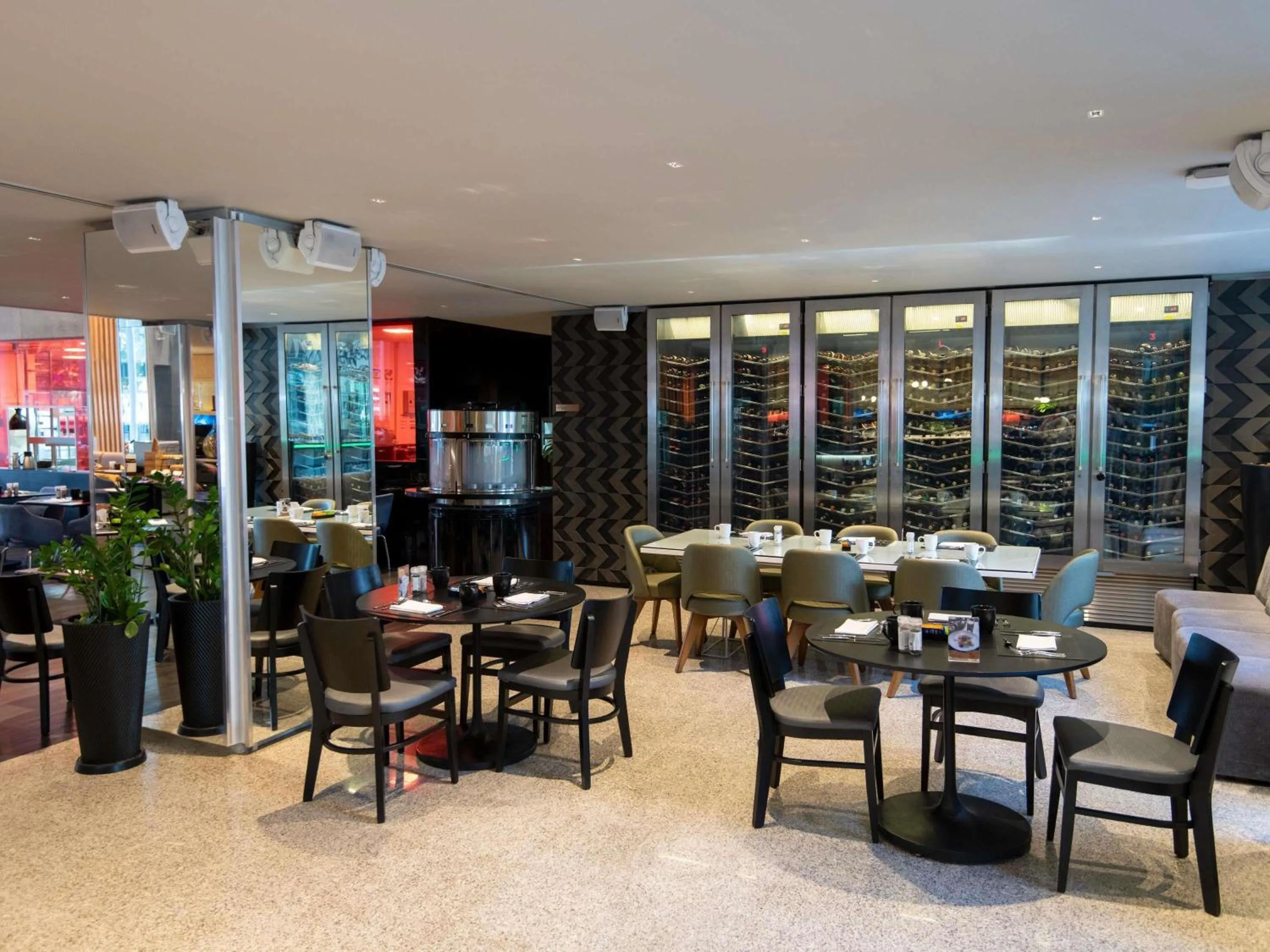 Restaurant/places to eat in Pullman Sao Paulo Vila Olimpia