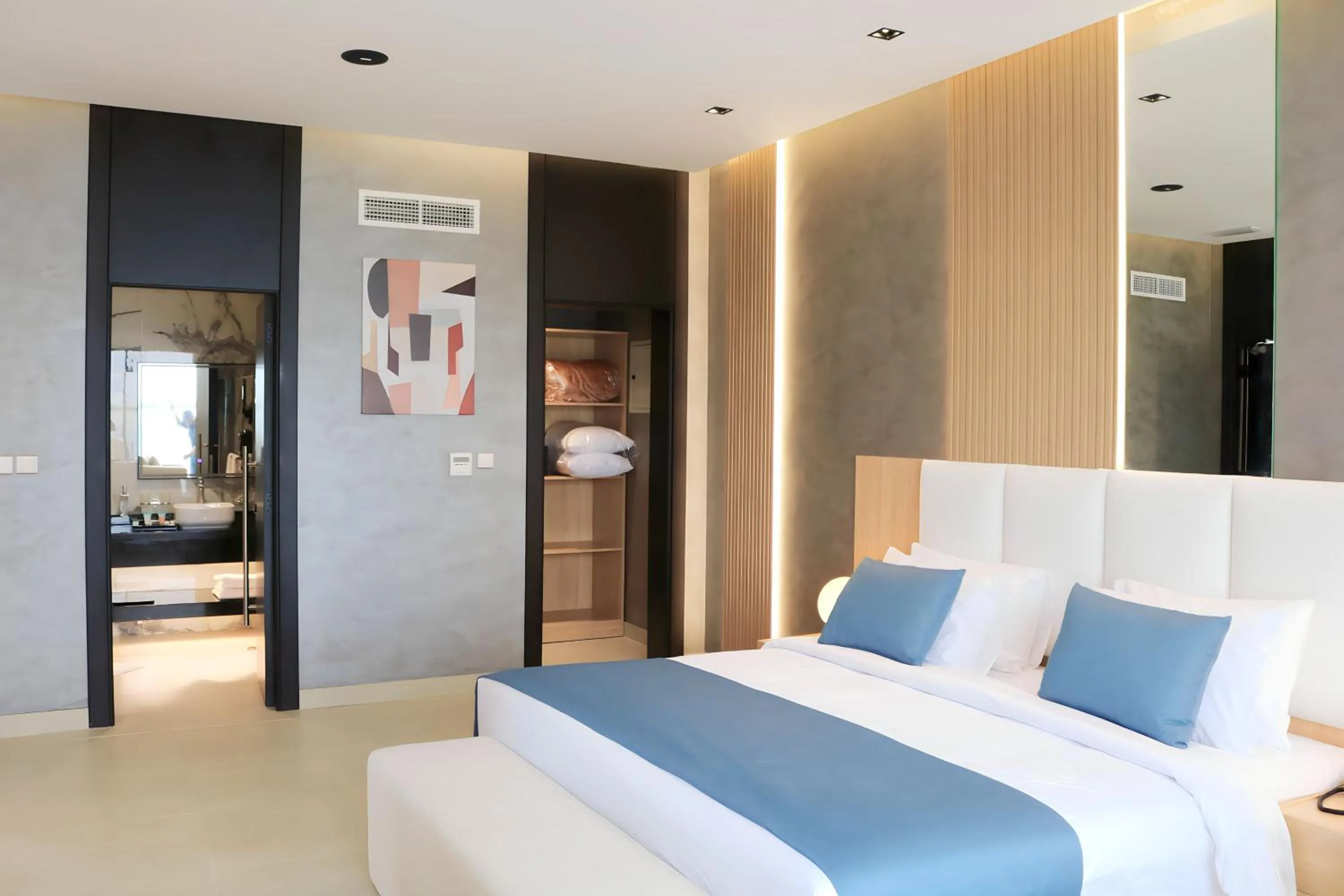 Bedroom, Bed in Palma Beach Resort & Spa