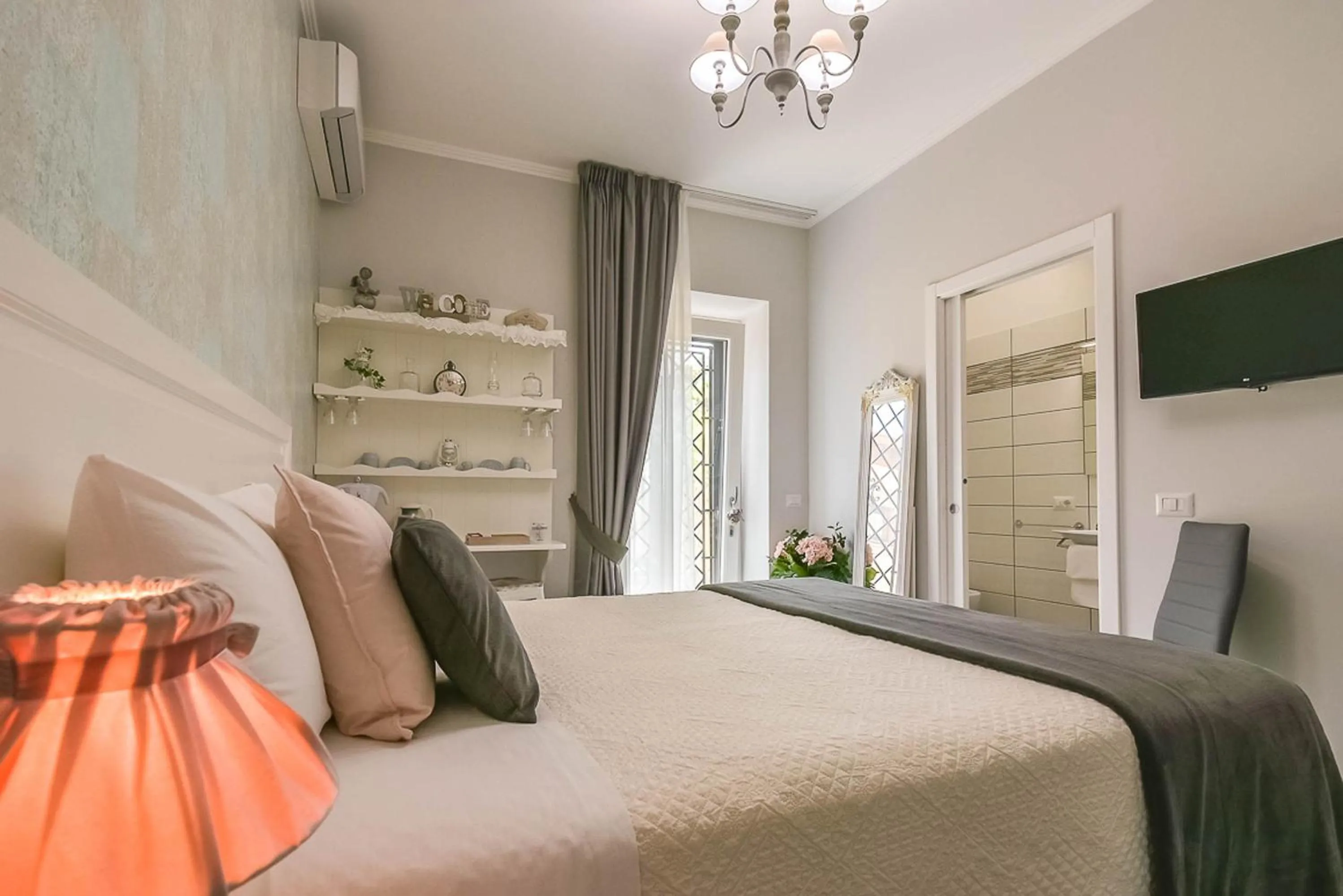 Photo of the whole room, Bed in A Casa di Titty