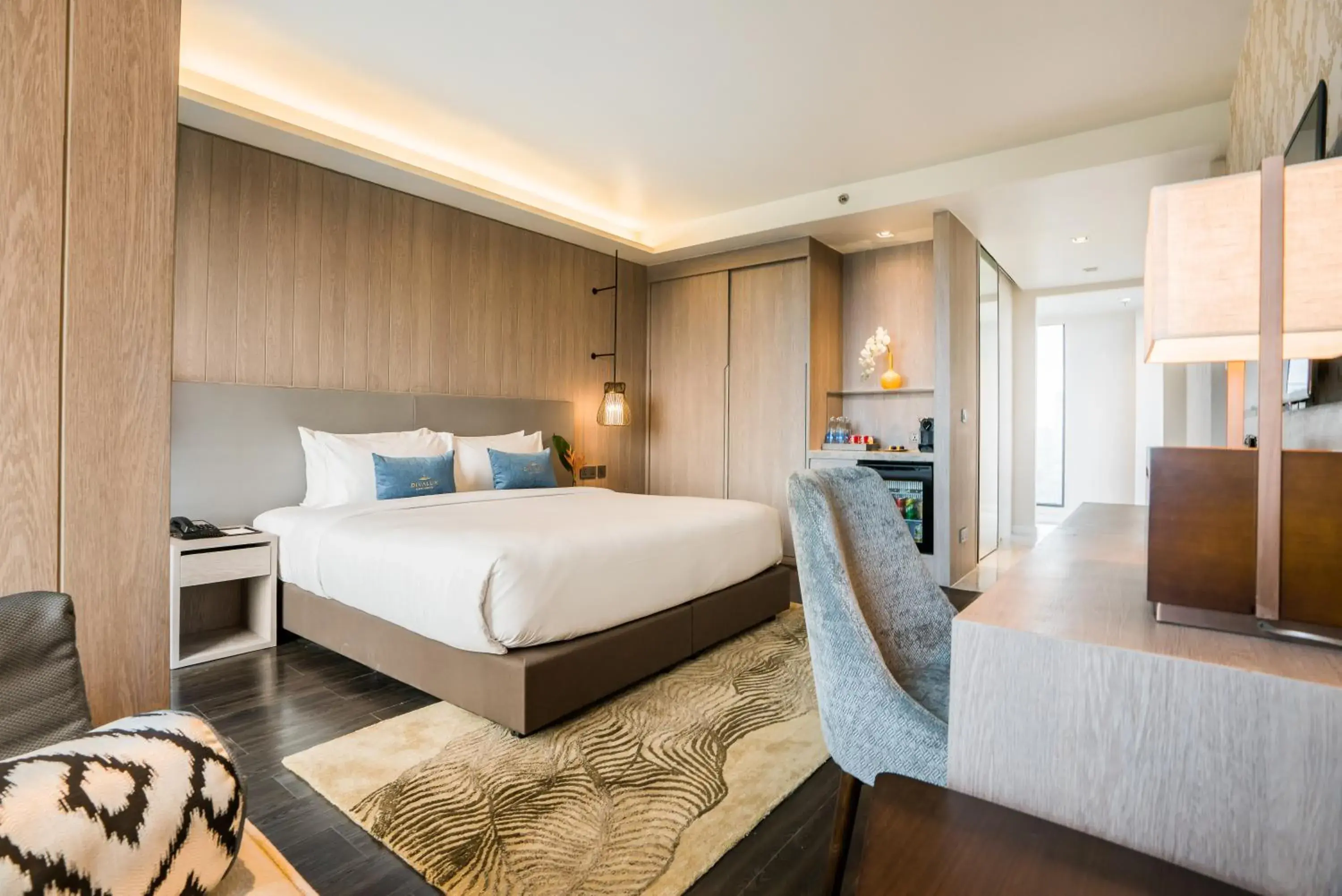 Property building, Bed in Divalux Resort & Spa Bangkok, Suvarnabhumi Airport-Free Shuttle Property building, Bed in Divalux Resort & Spa Bangkok, Suvarnabhumi Airport-Free Shuttle