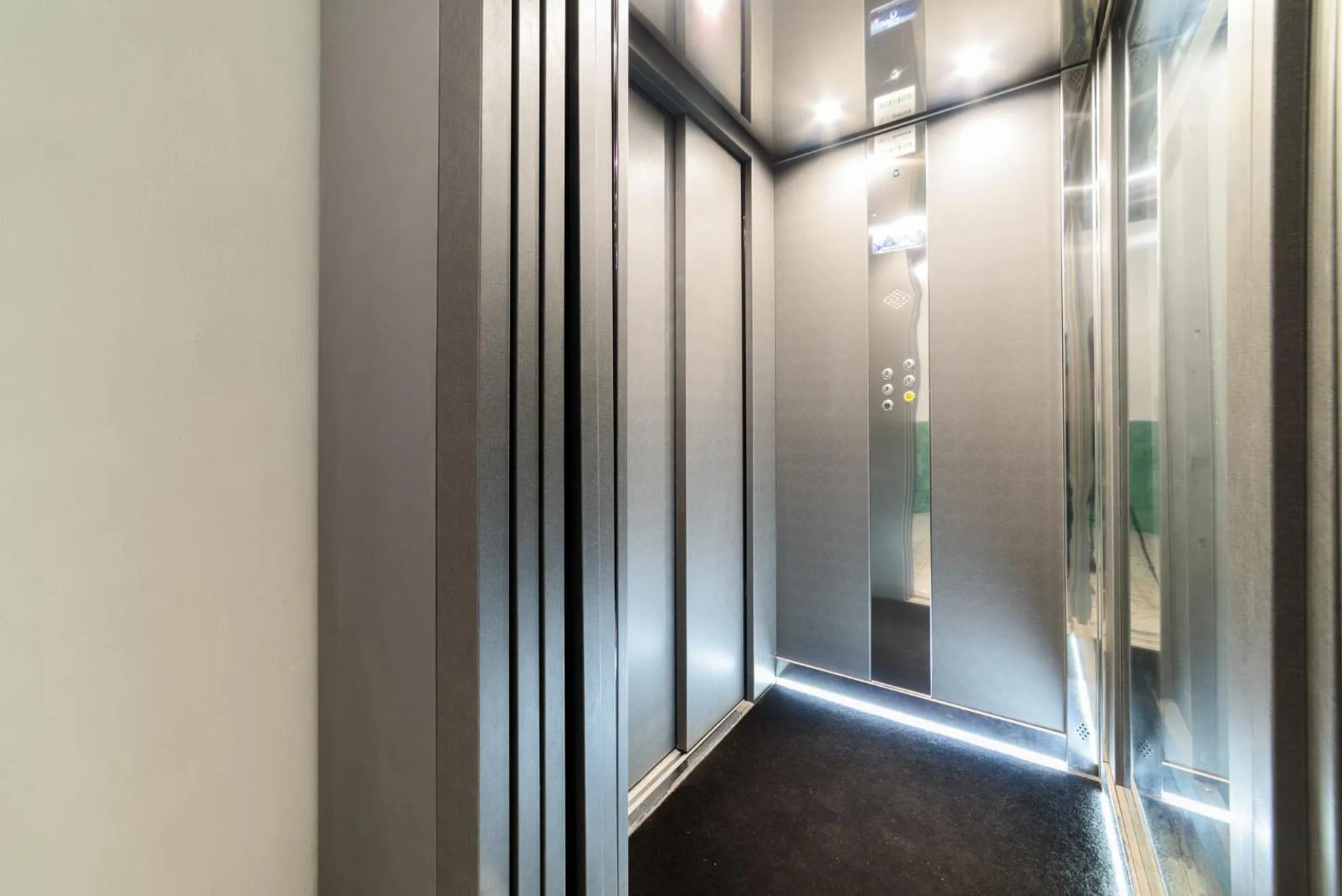 elevator in B&B Palazzo Pinto 2