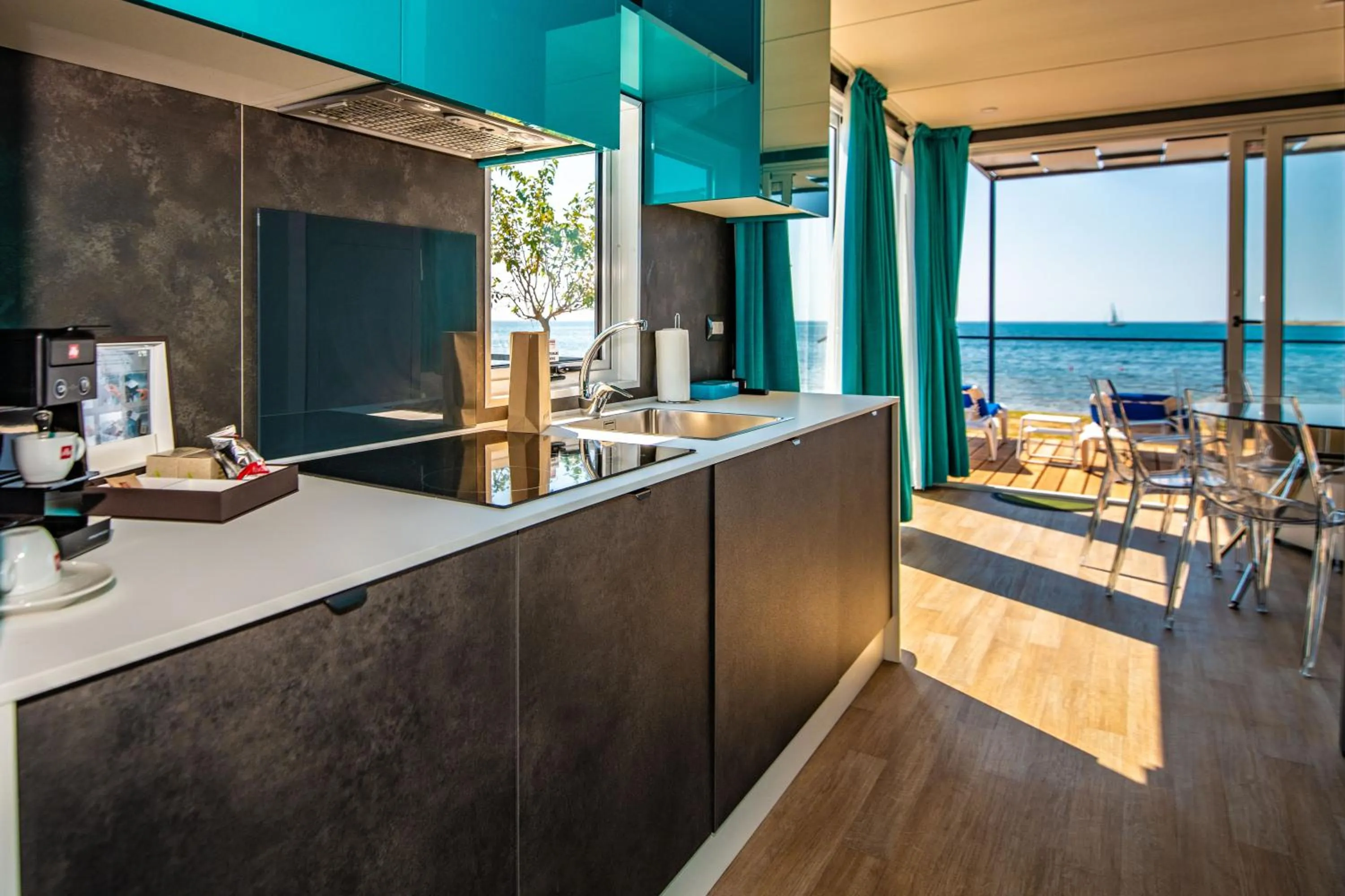 Kitchen or kitchenette in Arena Grand Kazela Camping Homes