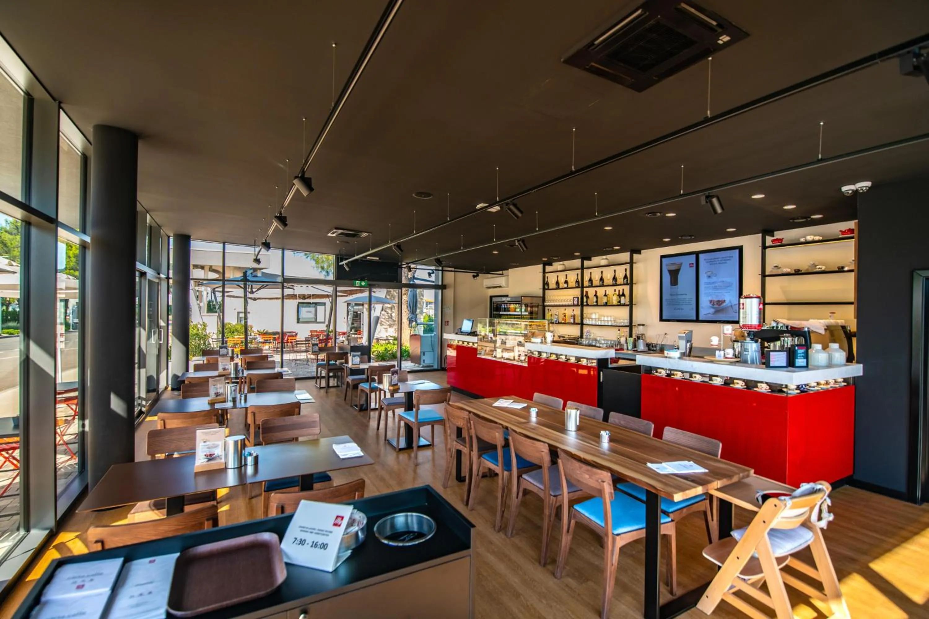 Lounge or bar in Arena Grand Kazela Camping Homes