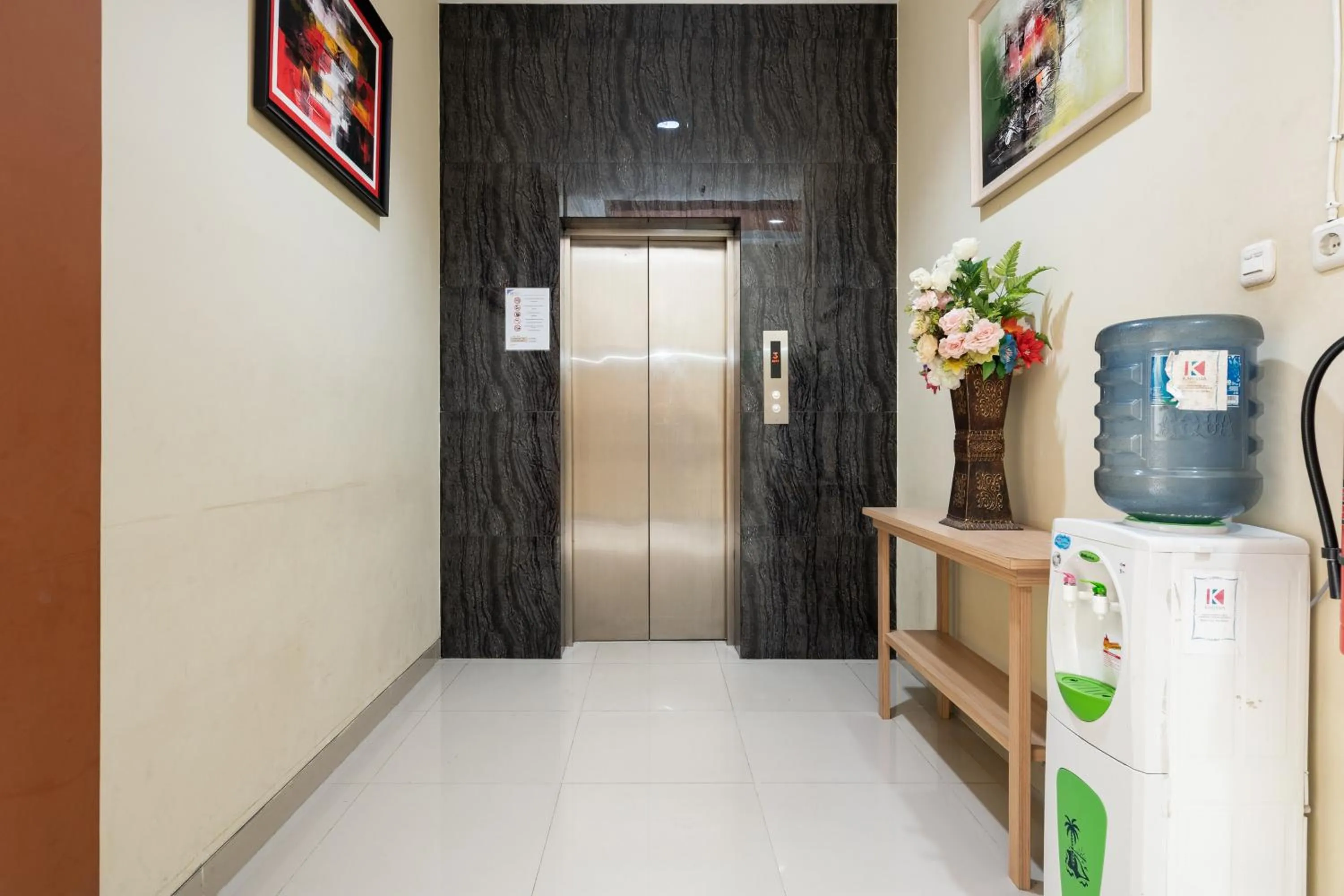 Property building in RedDoorz near Islamic Center Samarinda