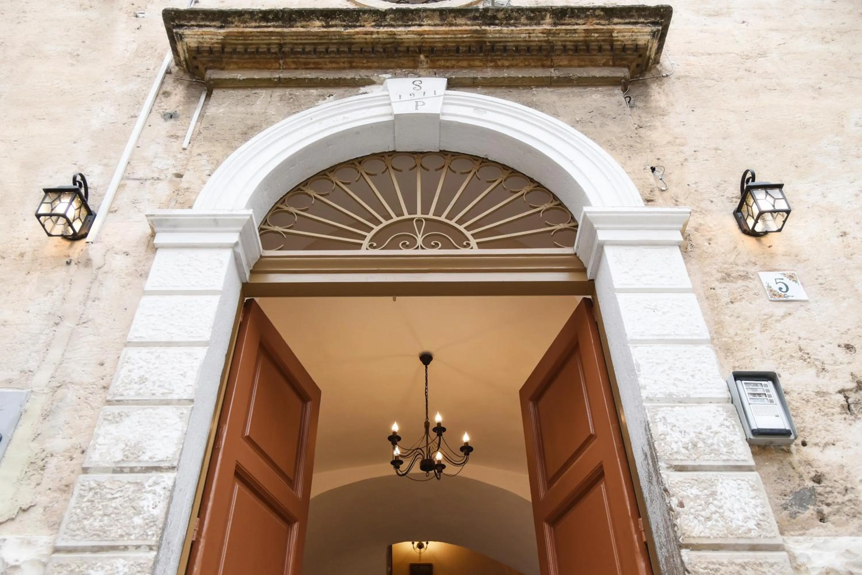 Property building in KAPSOTT B&B