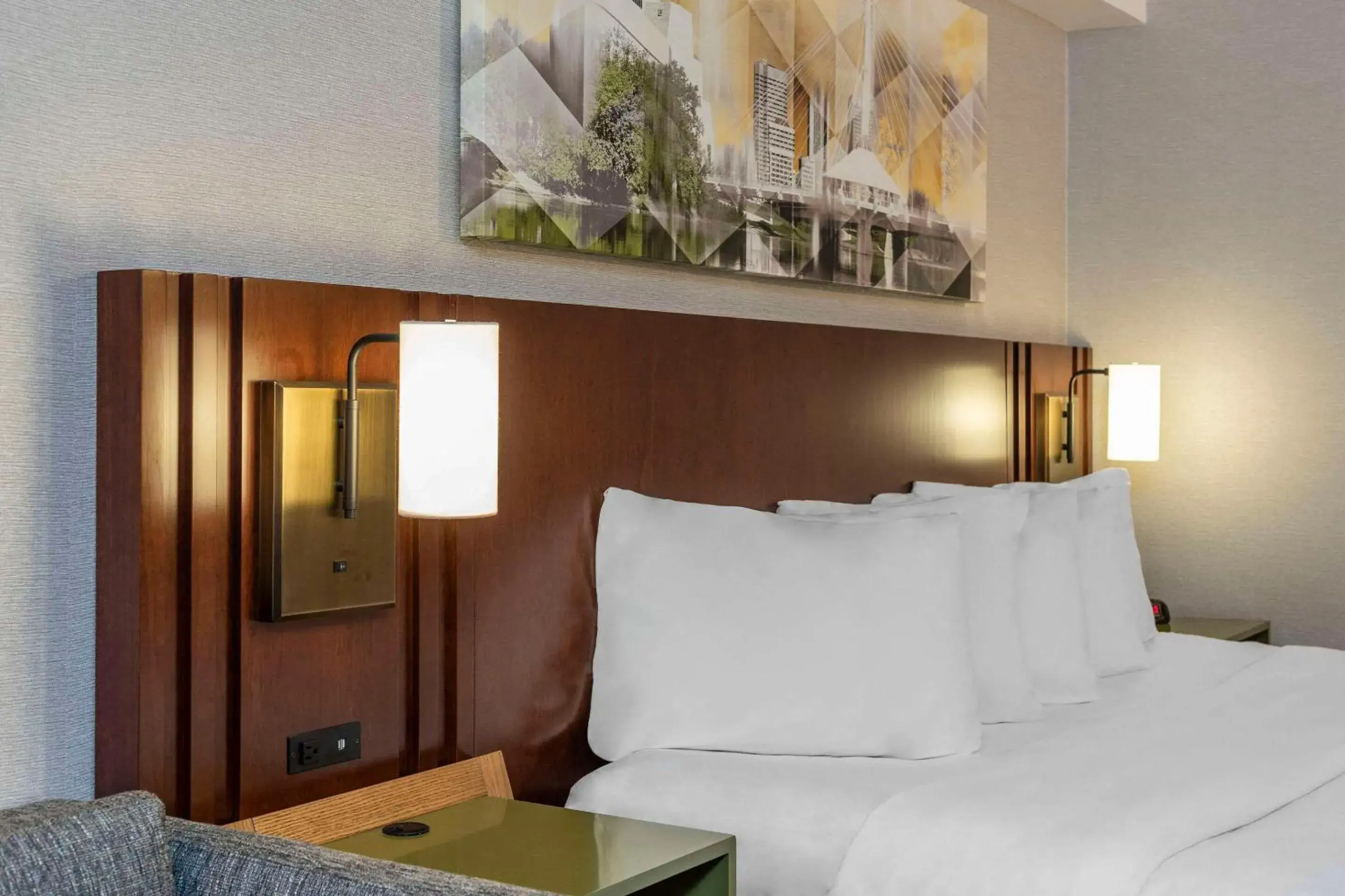 Bedroom, Bed in Comfort Inn East Bedroom, Bed in Comfort Inn East