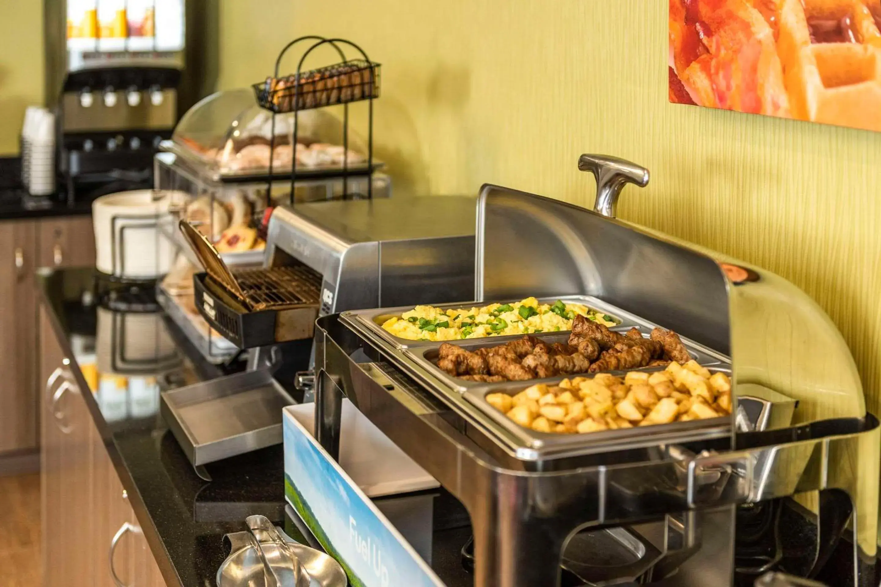 Breakfast in Comfort Inn East Breakfast in Comfort Inn East