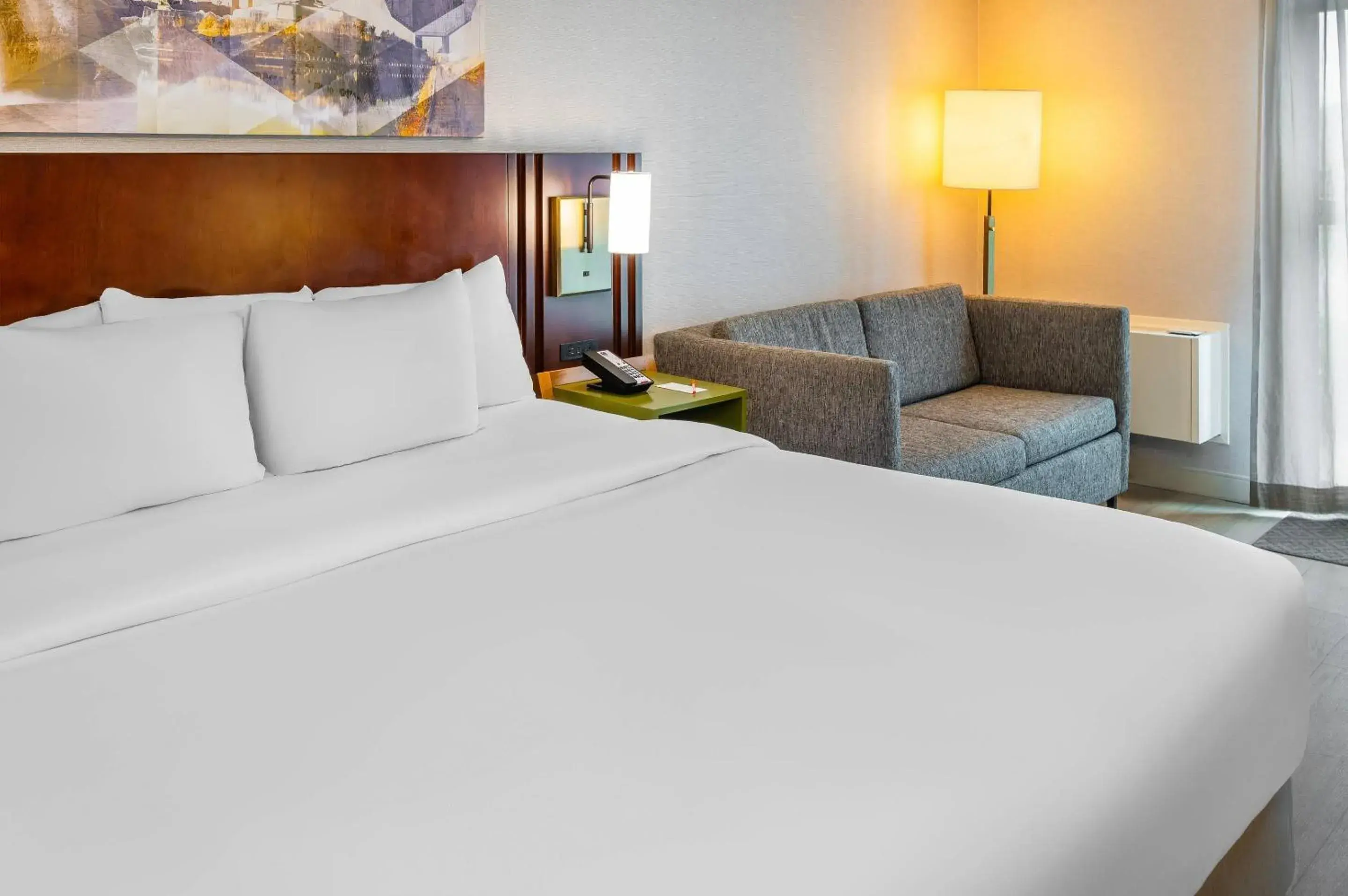 Bedroom, Bed in Comfort Inn East Bedroom, Bed in Comfort Inn East