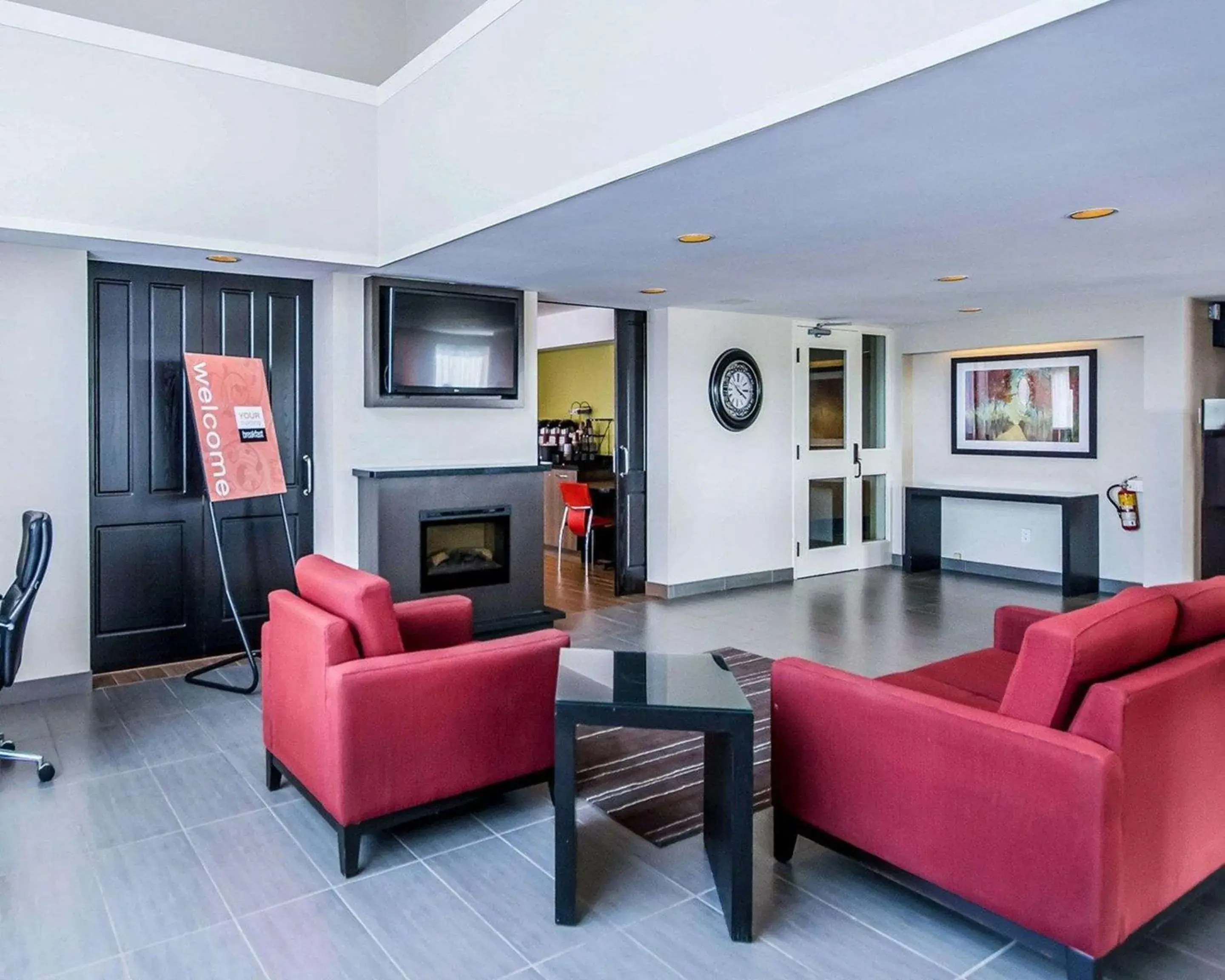 Lobby or reception in Comfort Inn East Lobby or reception in Comfort Inn East