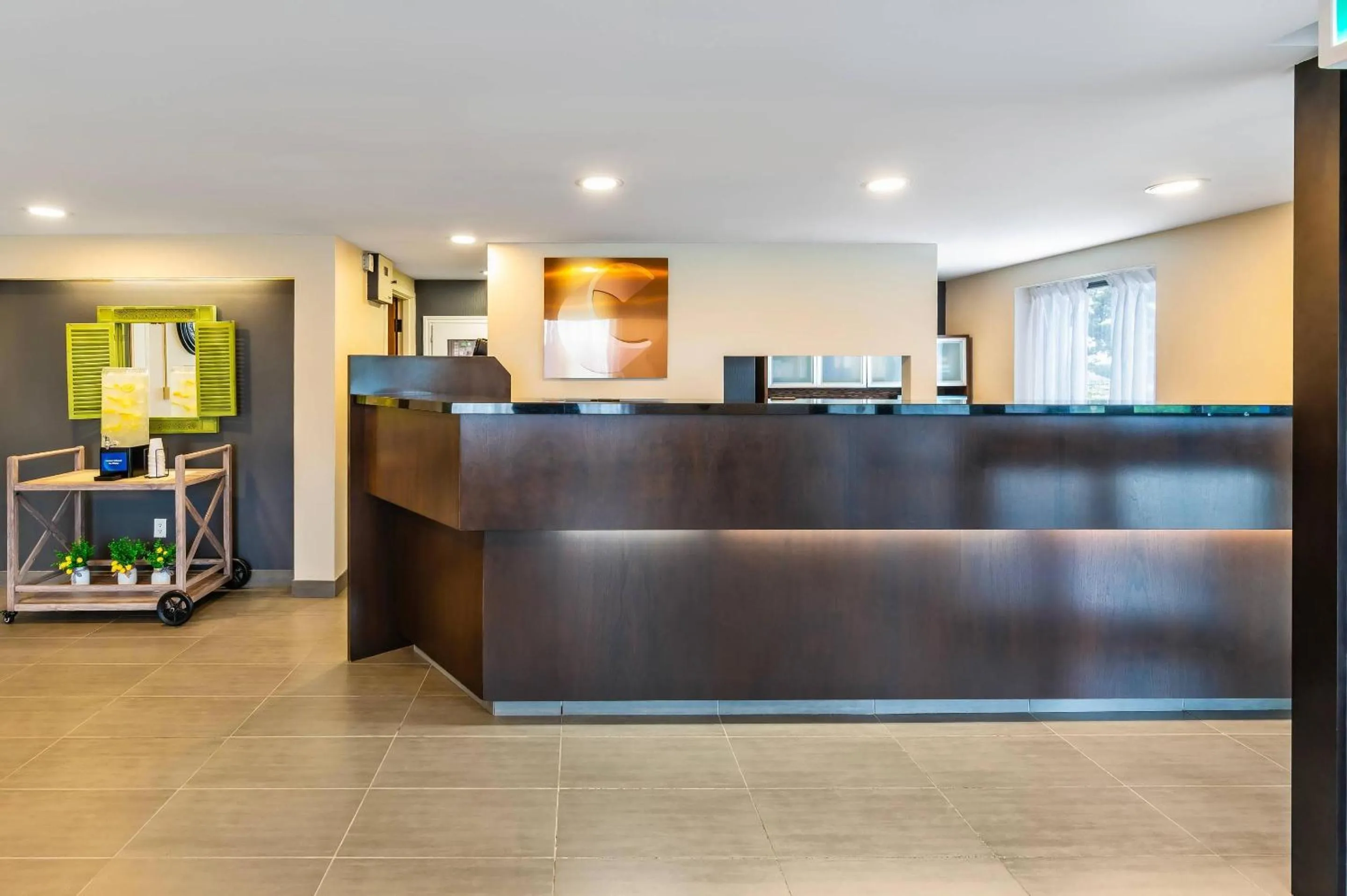 Lobby or reception in Comfort Inn East