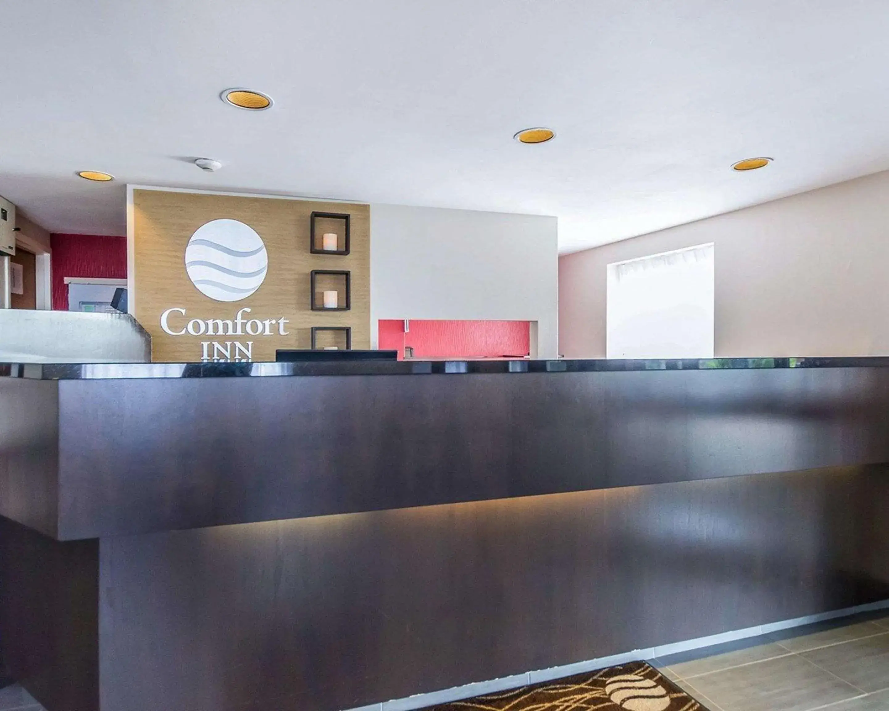 Lobby or reception in Comfort Inn East Lobby or reception in Comfort Inn East