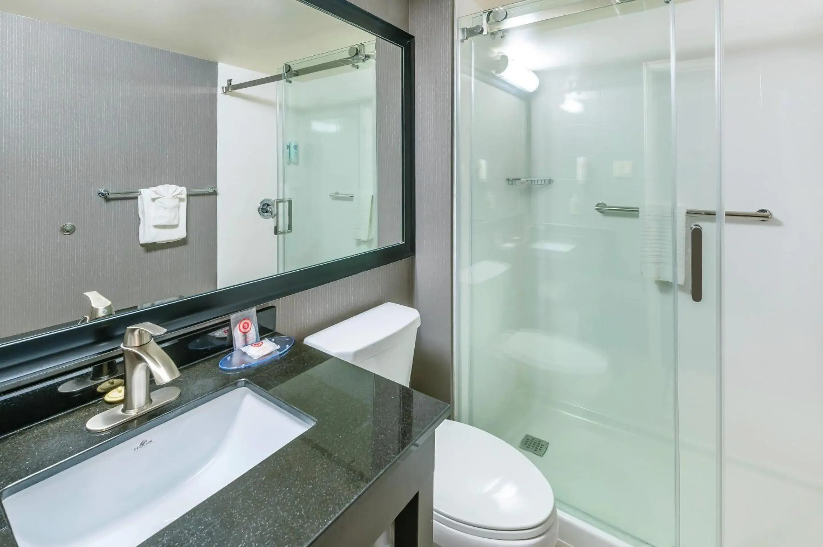 Bedroom in Comfort Inn East Bedroom in Comfort Inn East