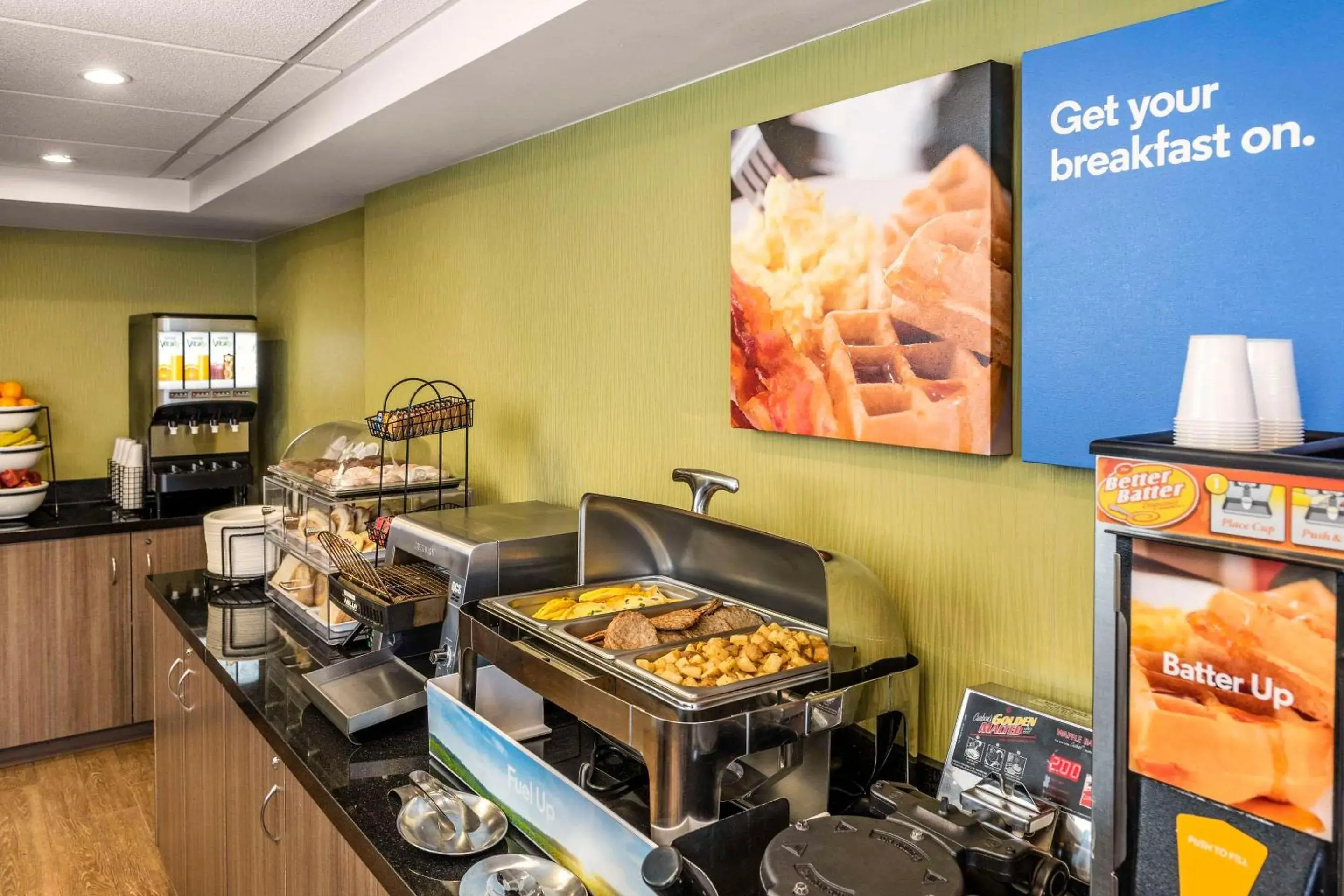 Breakfast in Comfort Inn East Breakfast in Comfort Inn East