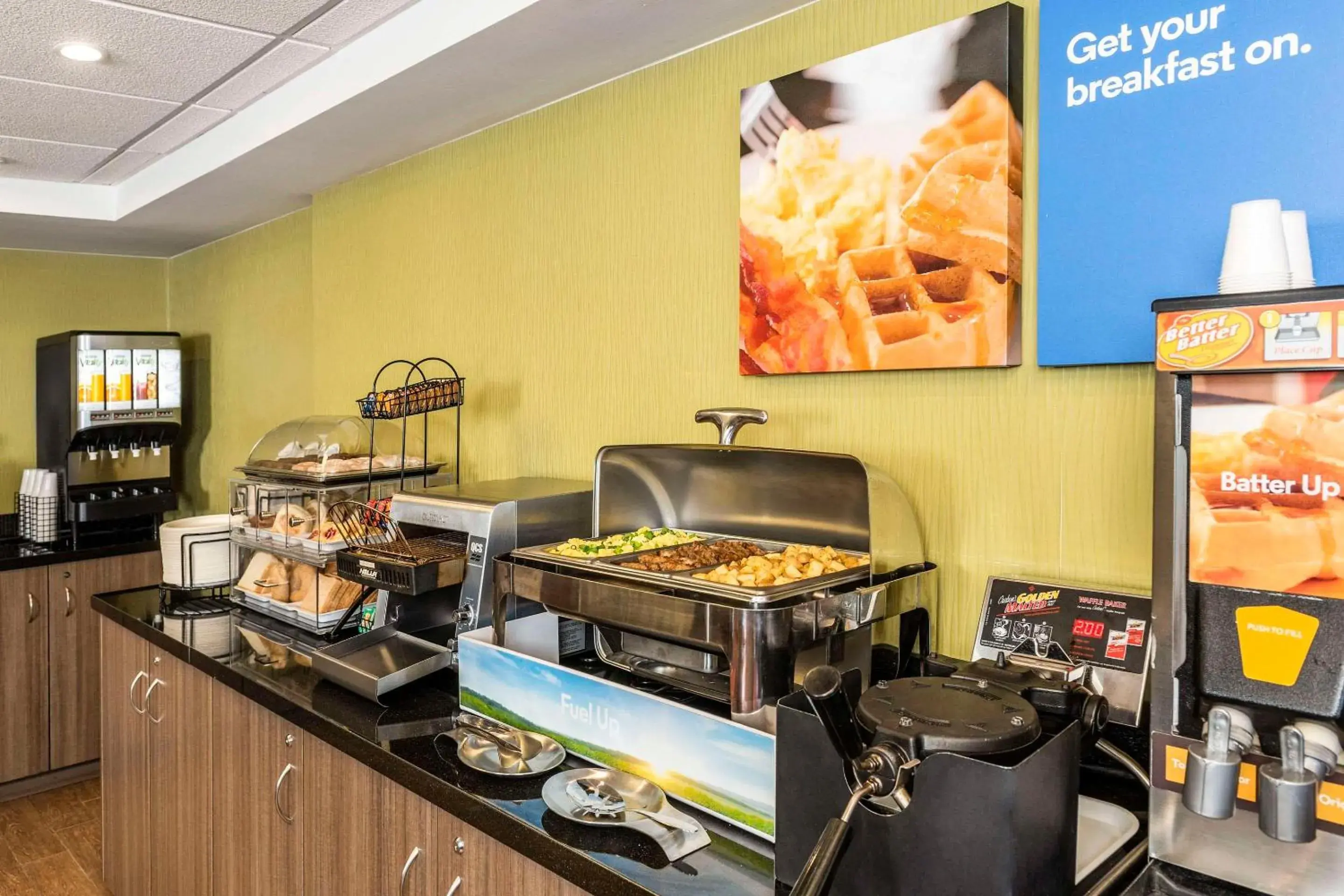 Breakfast in Comfort Inn East Breakfast in Comfort Inn East