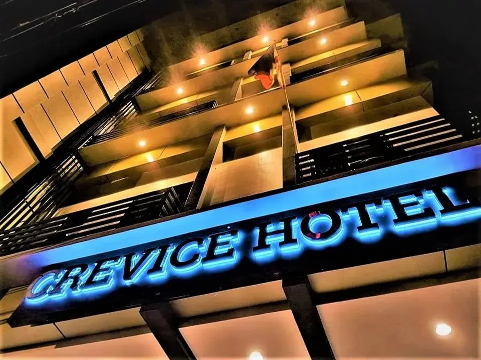 CREVICE HOTEL CREVICE HOTEL