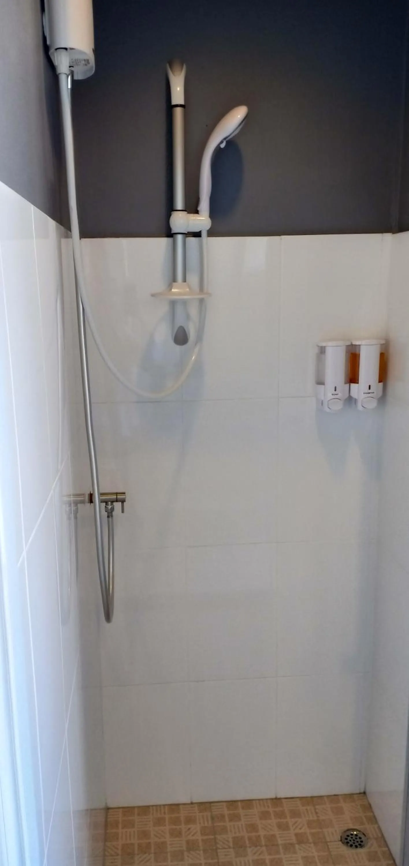 Chaweng best hotel and hostel samui