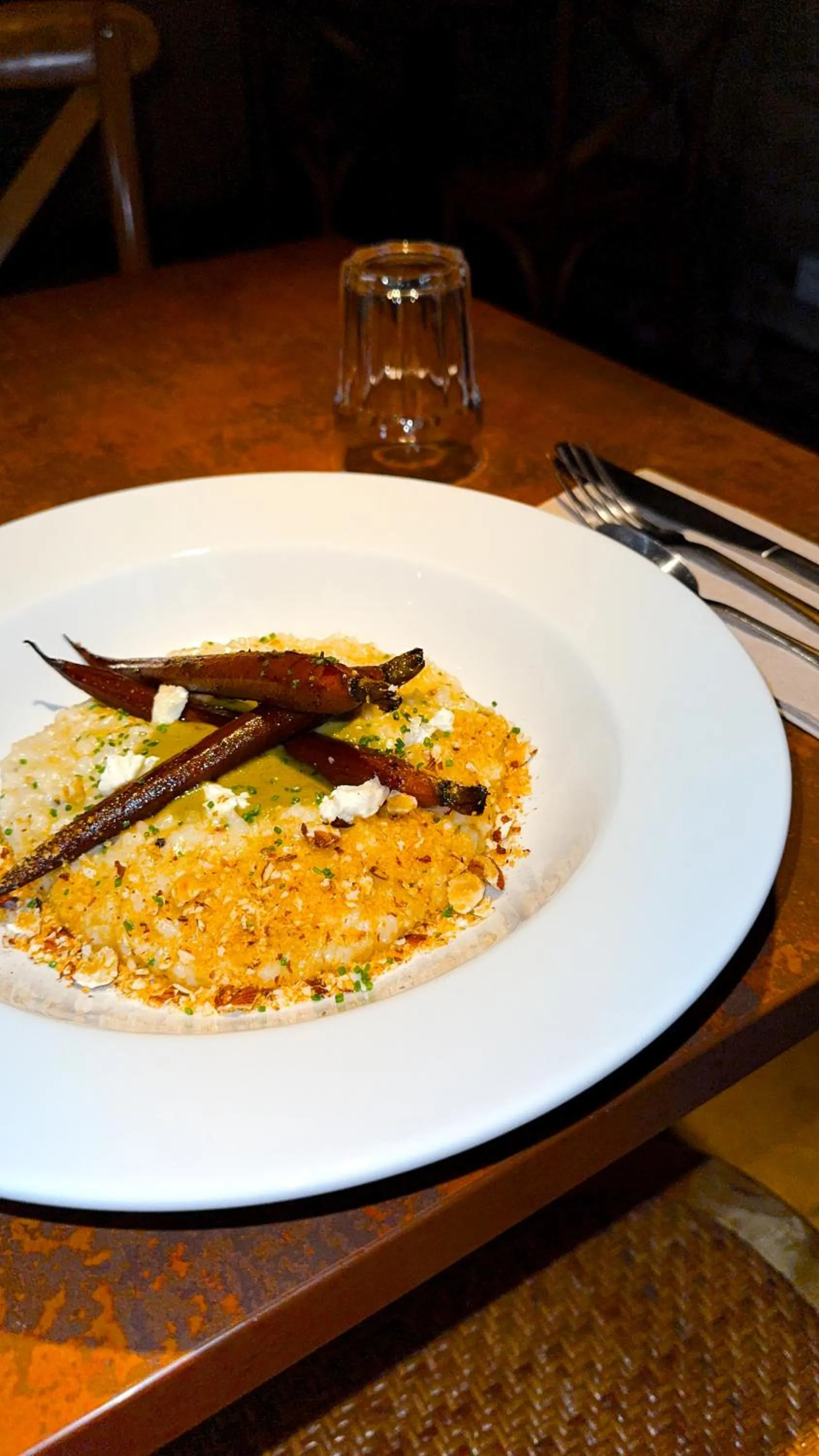 Restaurant/places to eat in La Maison Verneuil