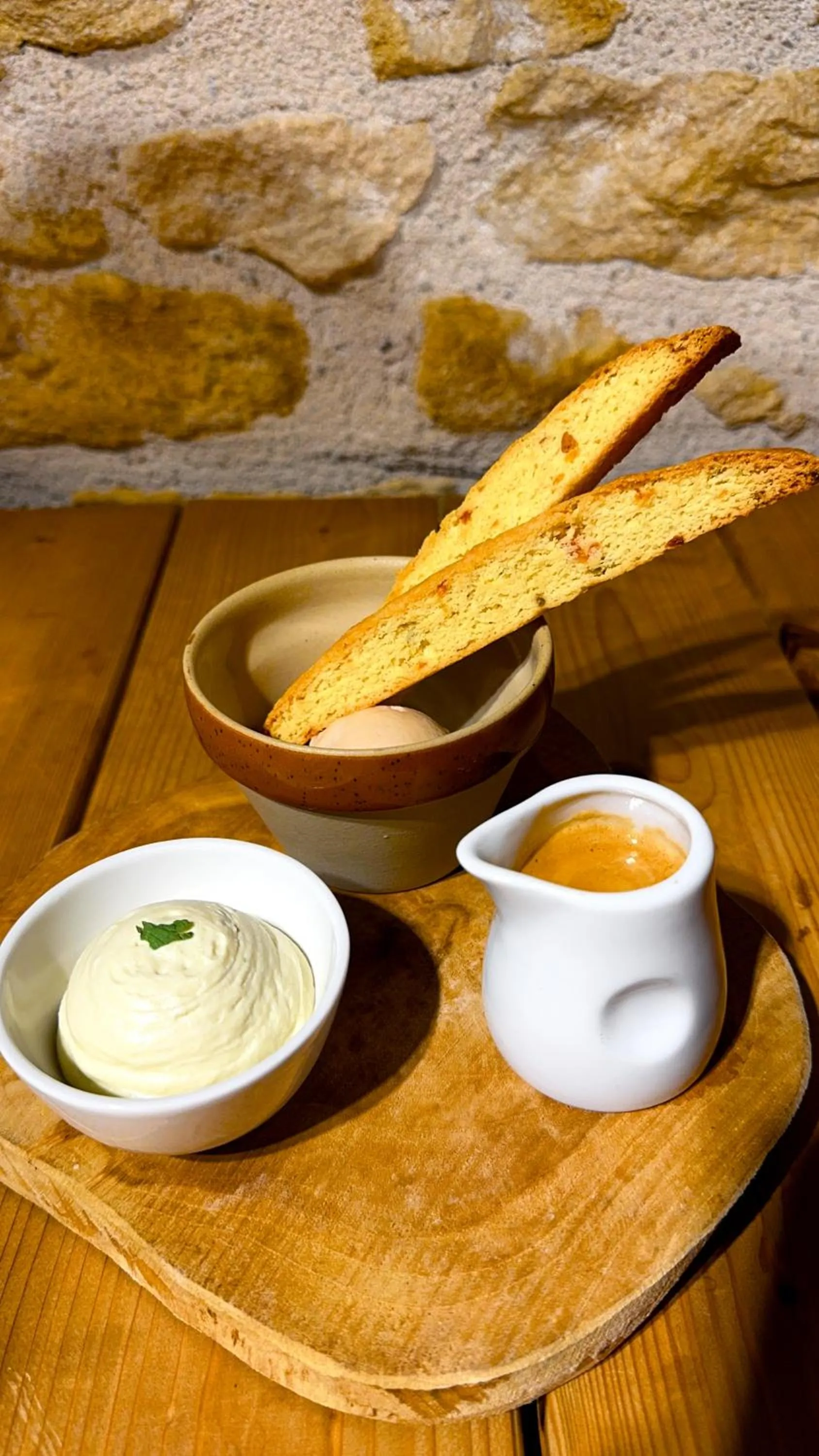 Restaurant/places to eat in La Maison Verneuil