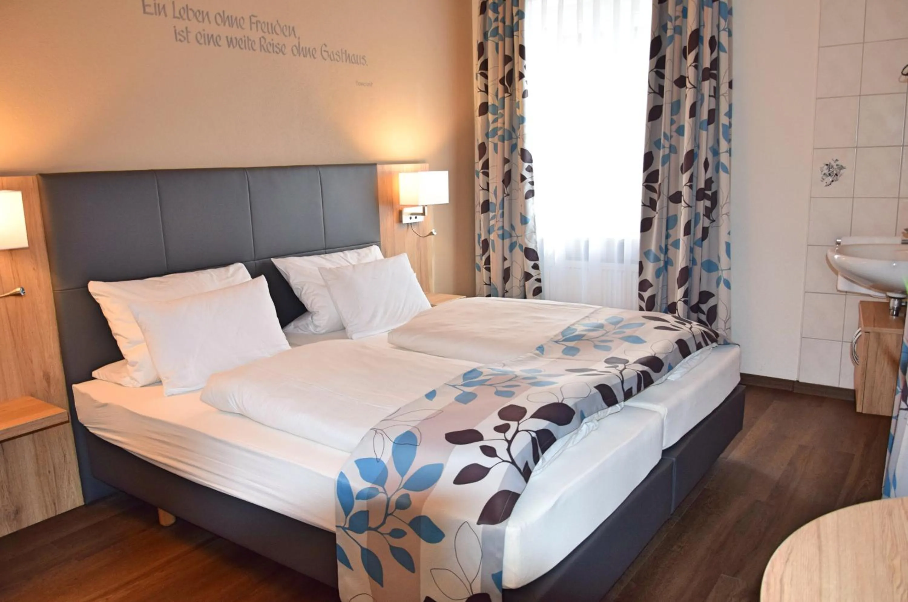 Bed in Cafe-Hotel Altreuter