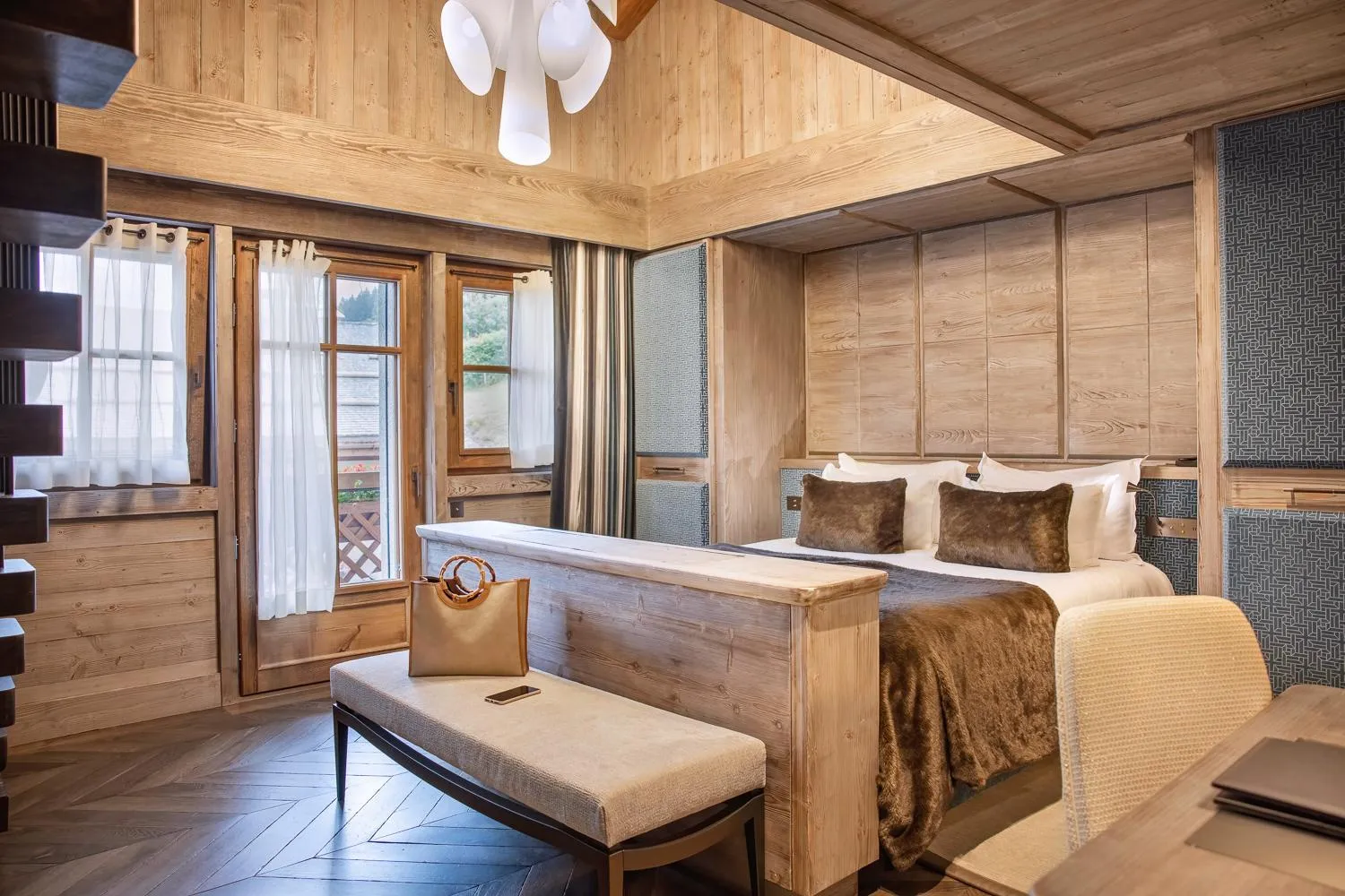 Photo of the whole room, Bed in Armancette - The Leading Hotels of the World