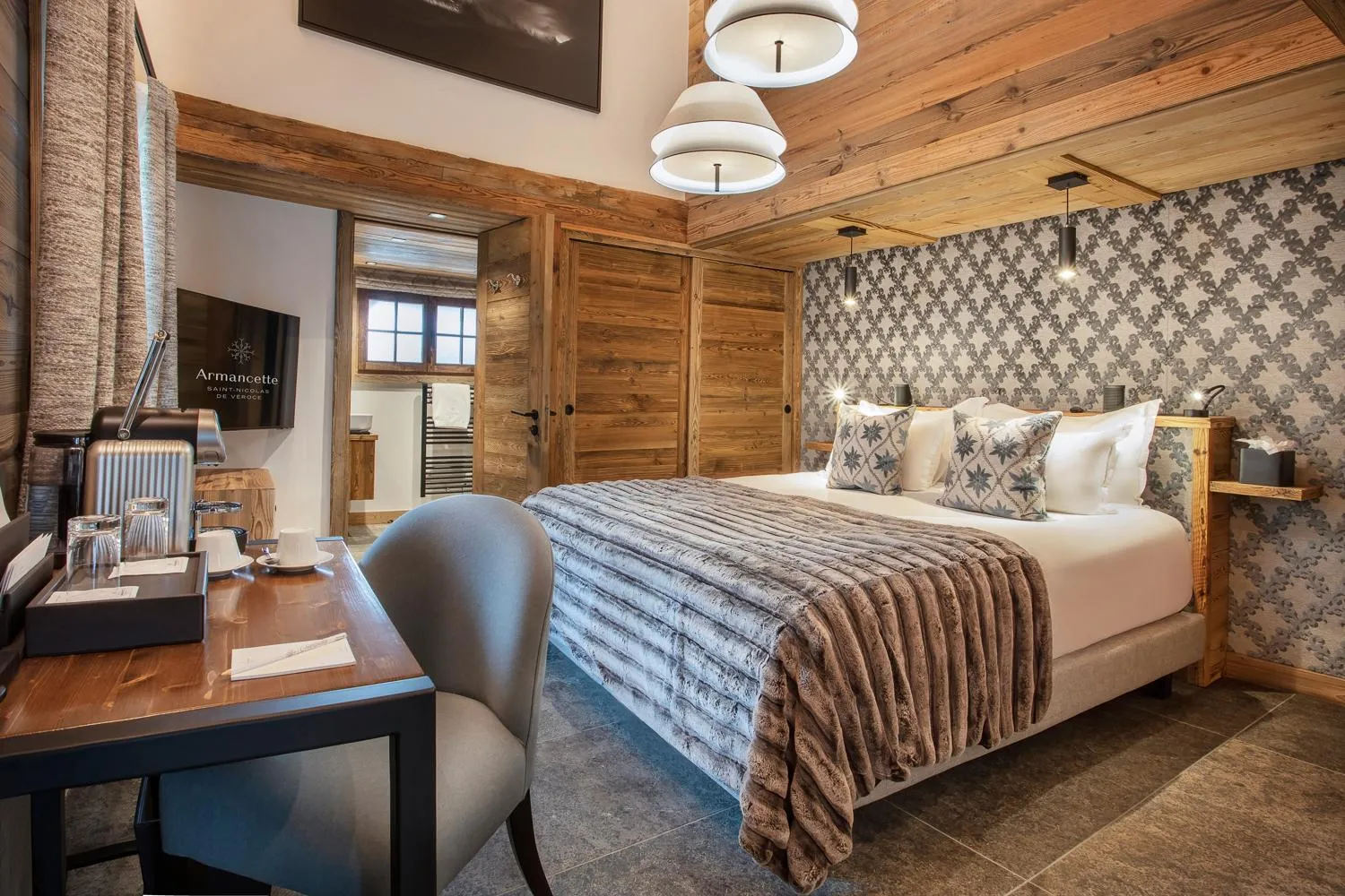 Photo of the whole room, Bed in Armancette - The Leading Hotels of the World