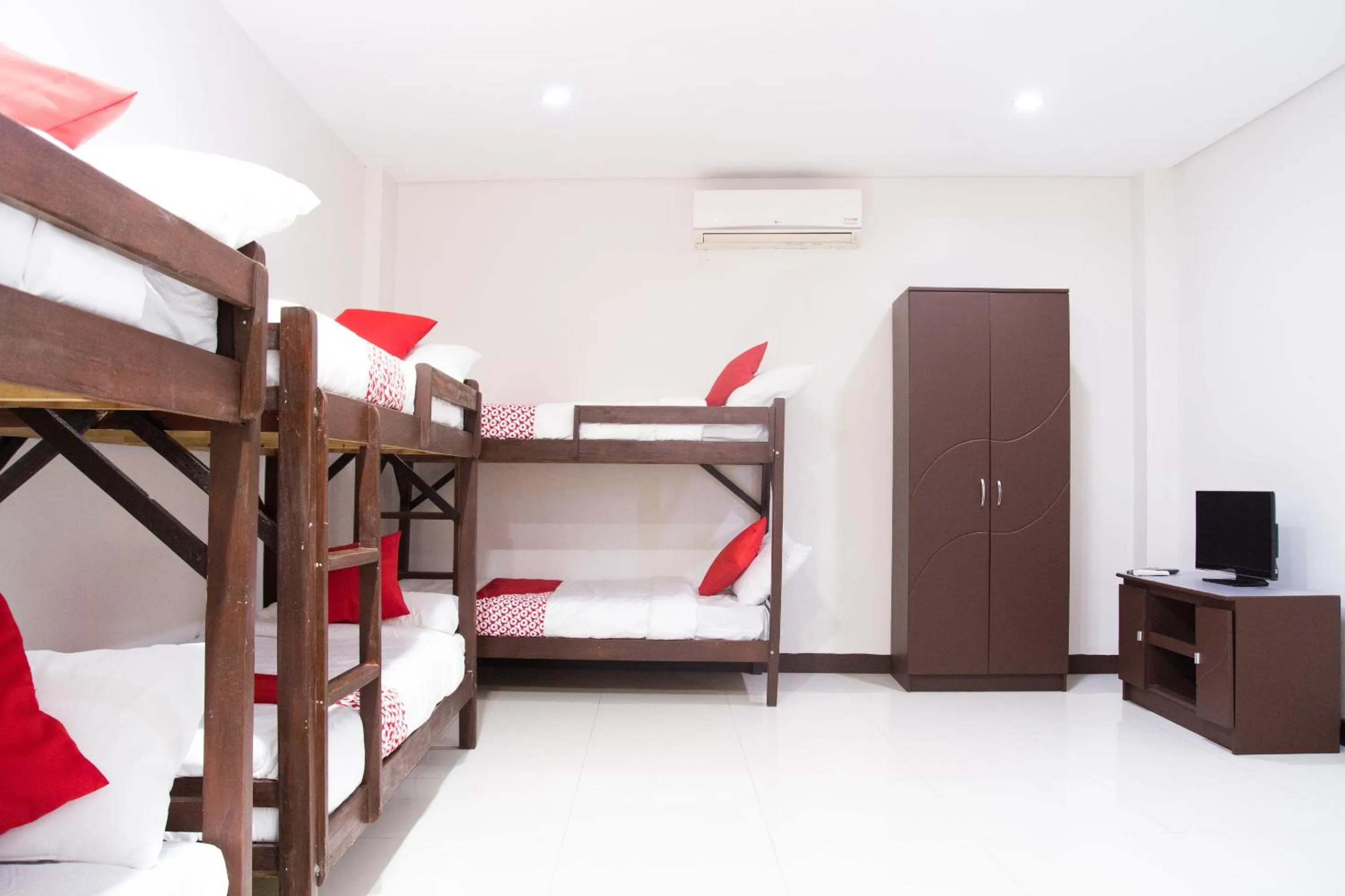 Bedroom in OYO 153 Espacio de Clarita Hometel