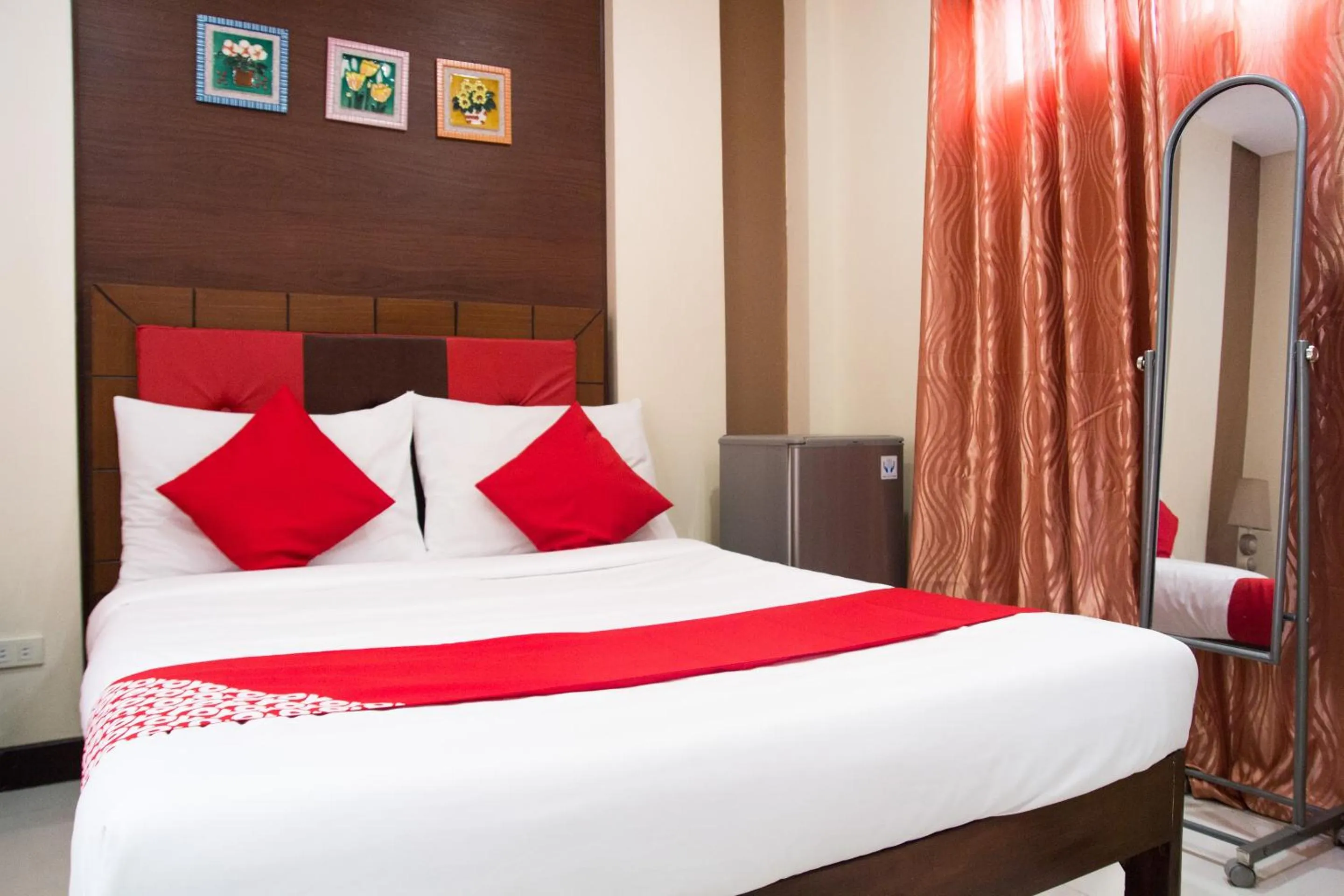 Bedroom in OYO 153 Espacio de Clarita Hometel