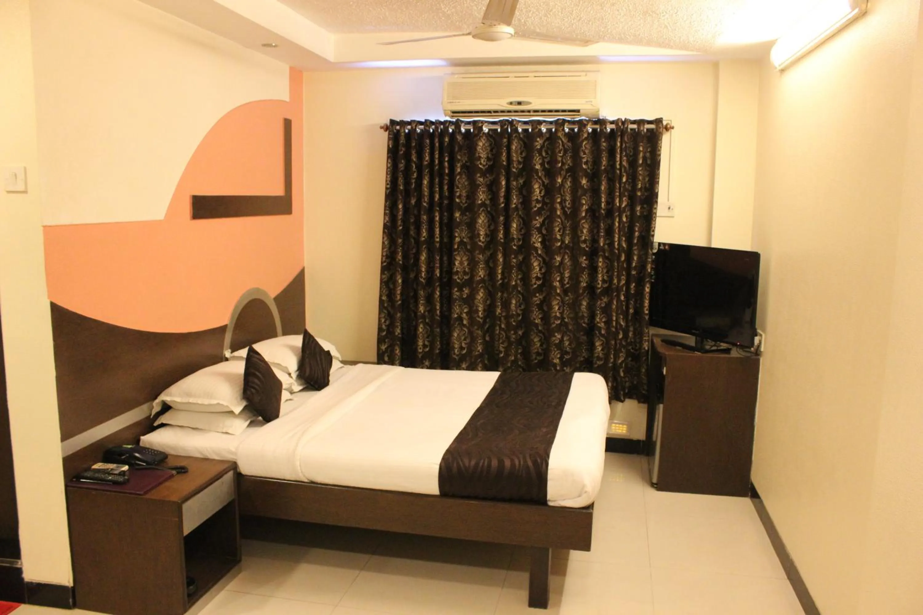 Photo of the whole room, Bed in Hotel Fortune