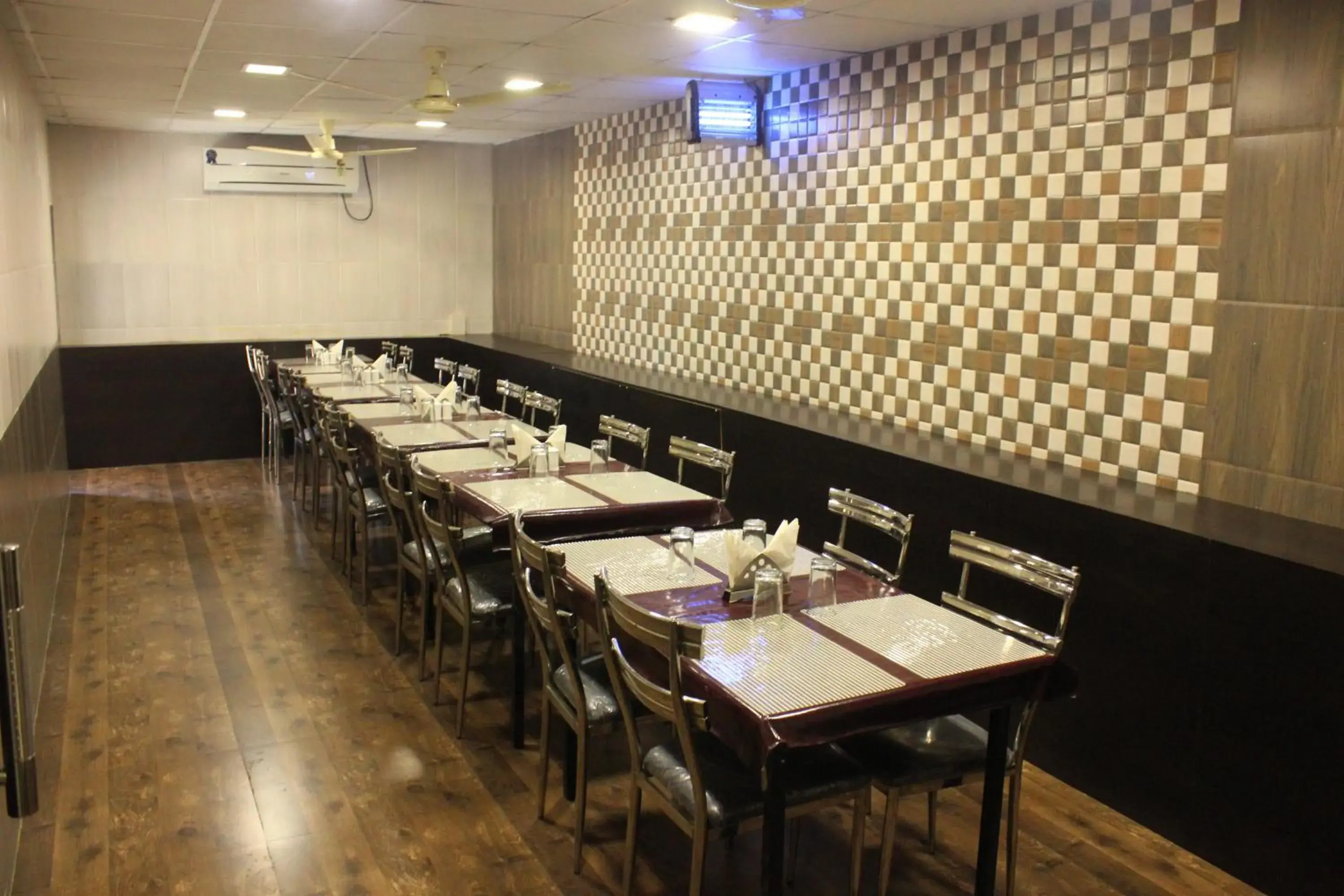 Restaurant/places to eat in Hotel Fortune Restaurant/places to eat in Hotel Fortune