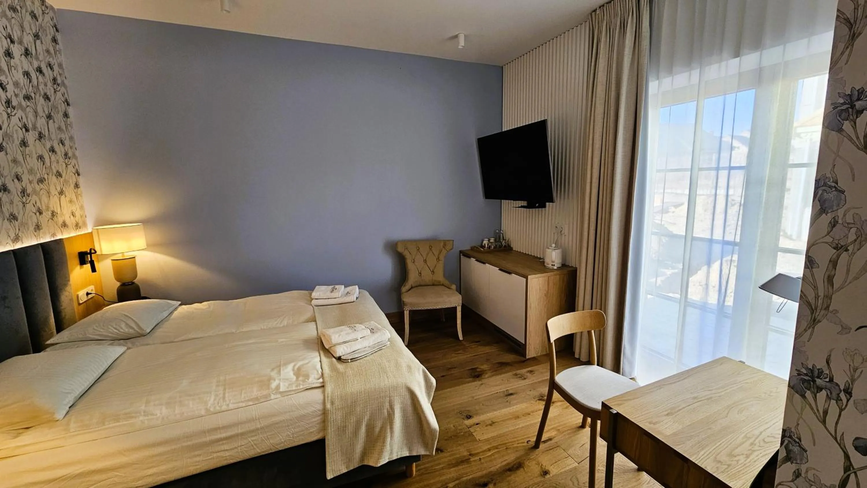 Communal lounge/ TV room, Bed in Stoczek 1929