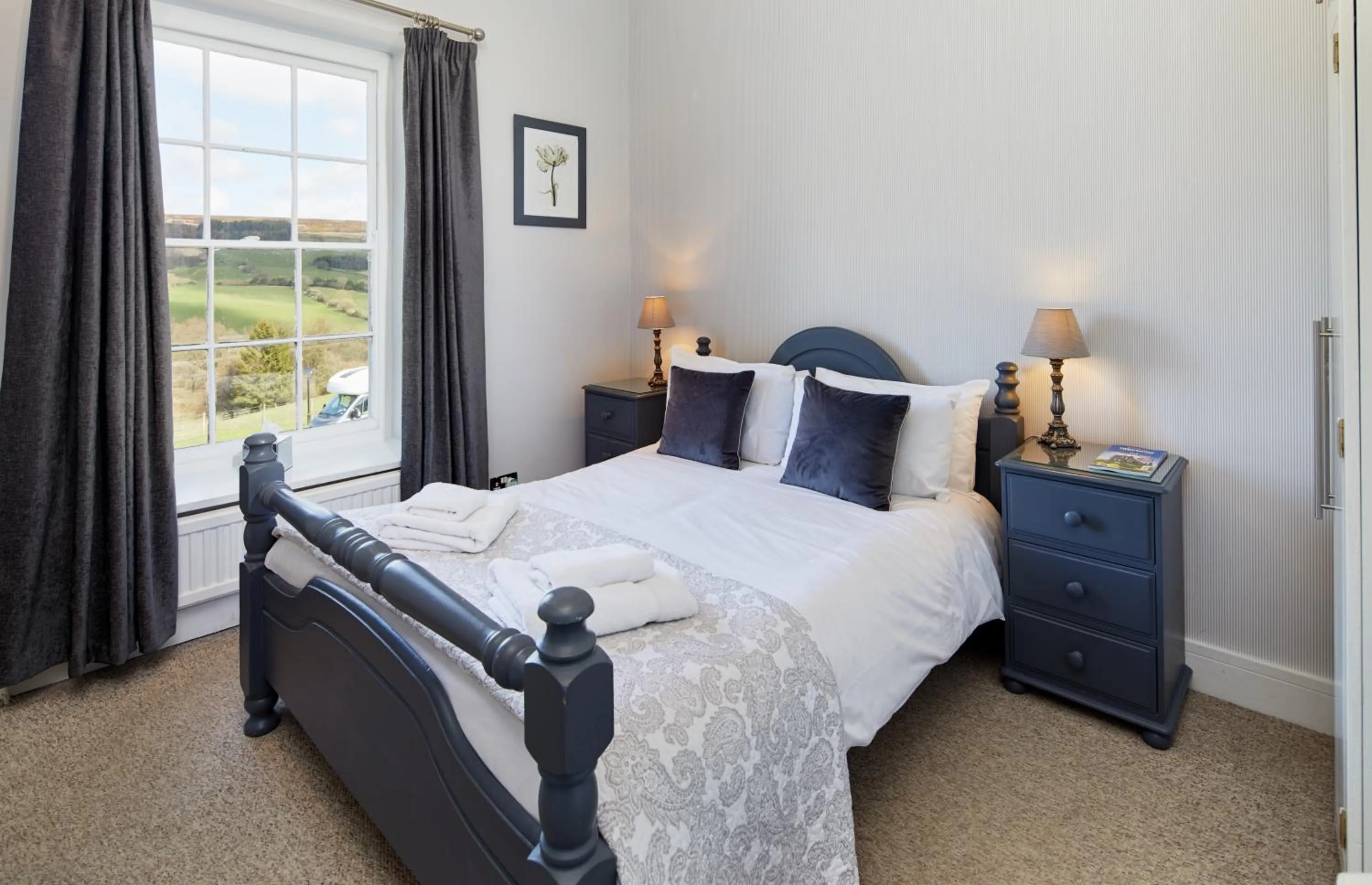 Bed in White Horse Farm Inn