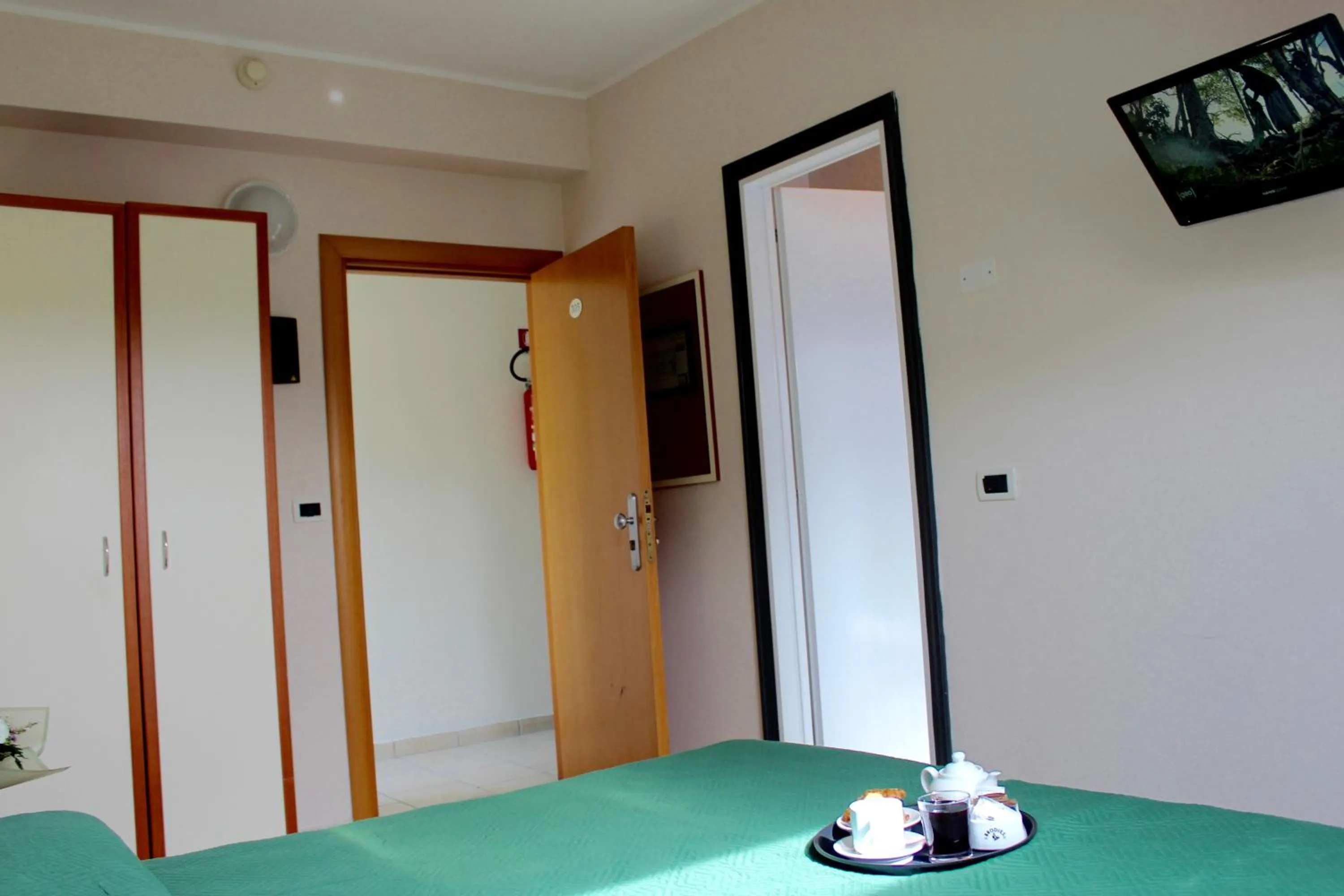 Bedroom, Bed in Blue Hotel